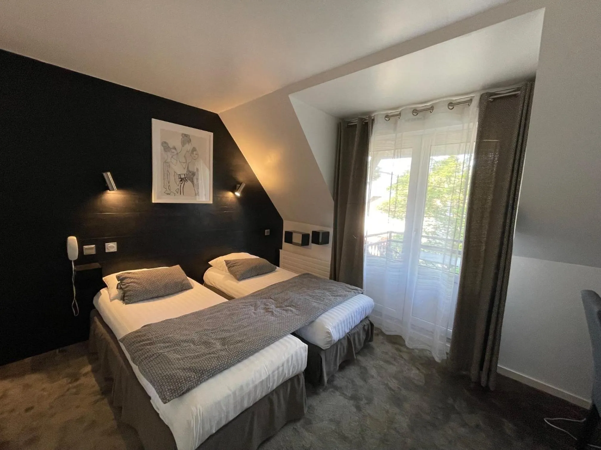 Bed in Adonis Cottage la Baule