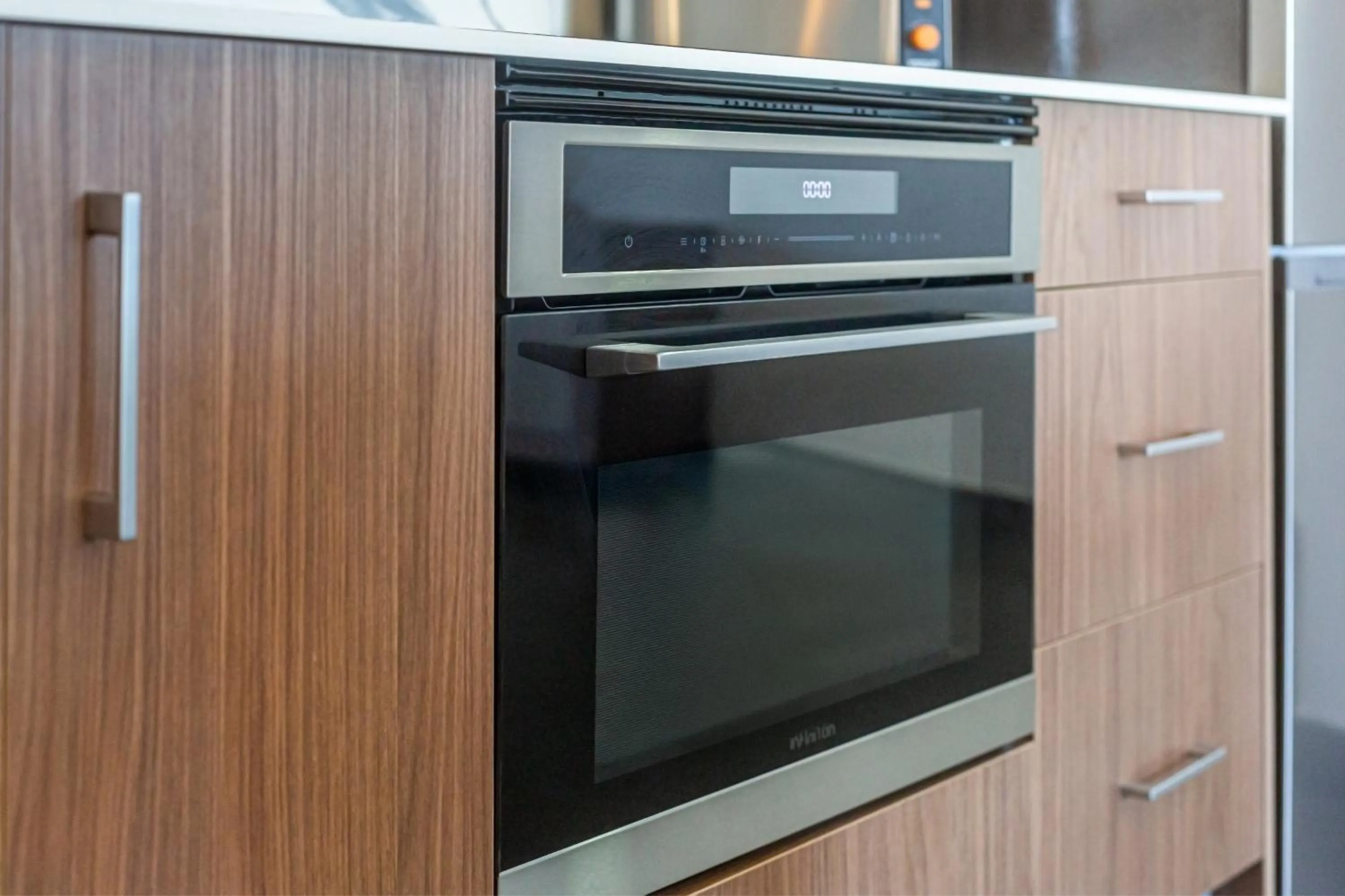 microwave in Maya Bay Suites