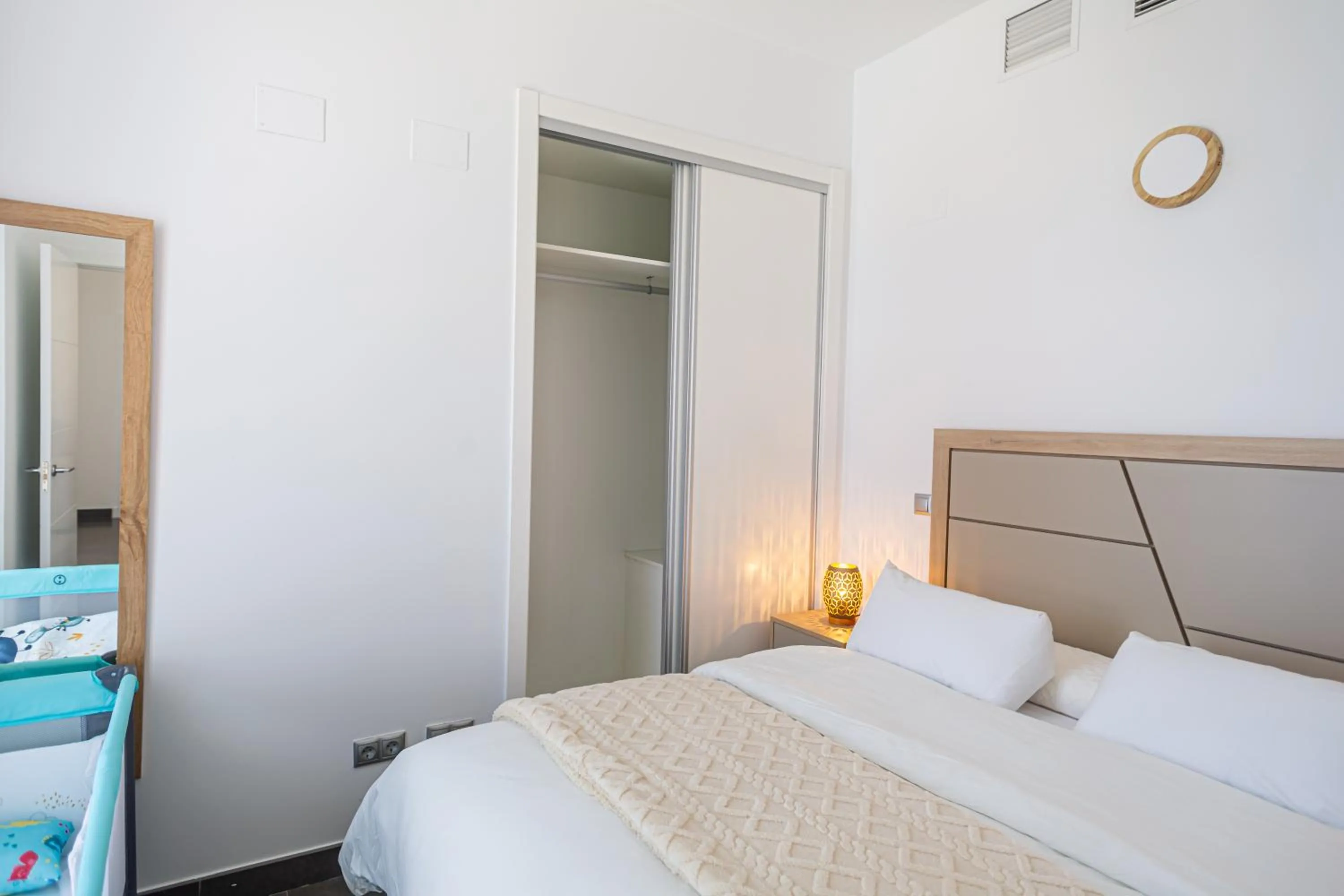 Bedroom, Bed in Maya Bay Suites