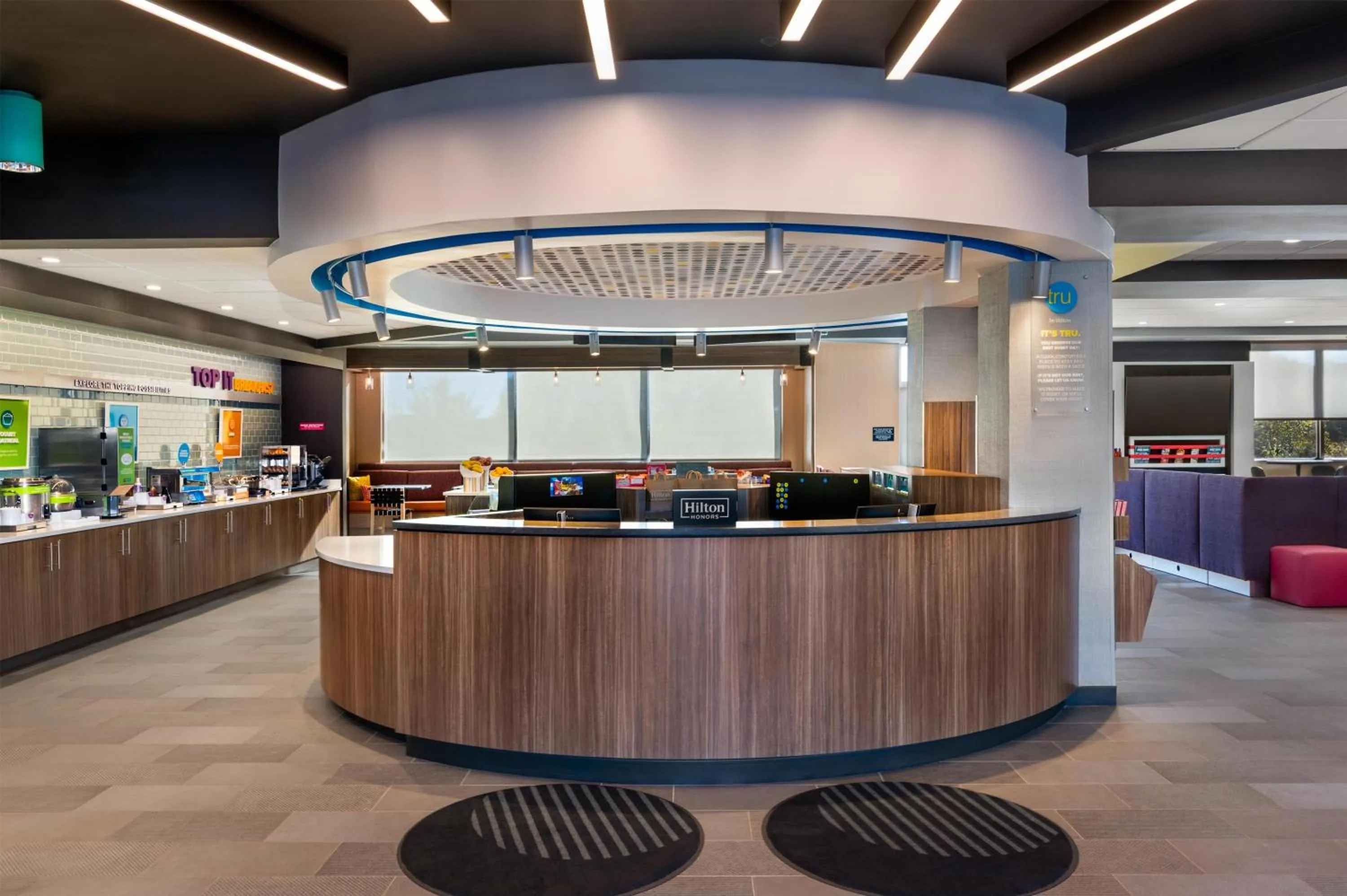 Lobby or reception in Tru By Hilton Battle Creek