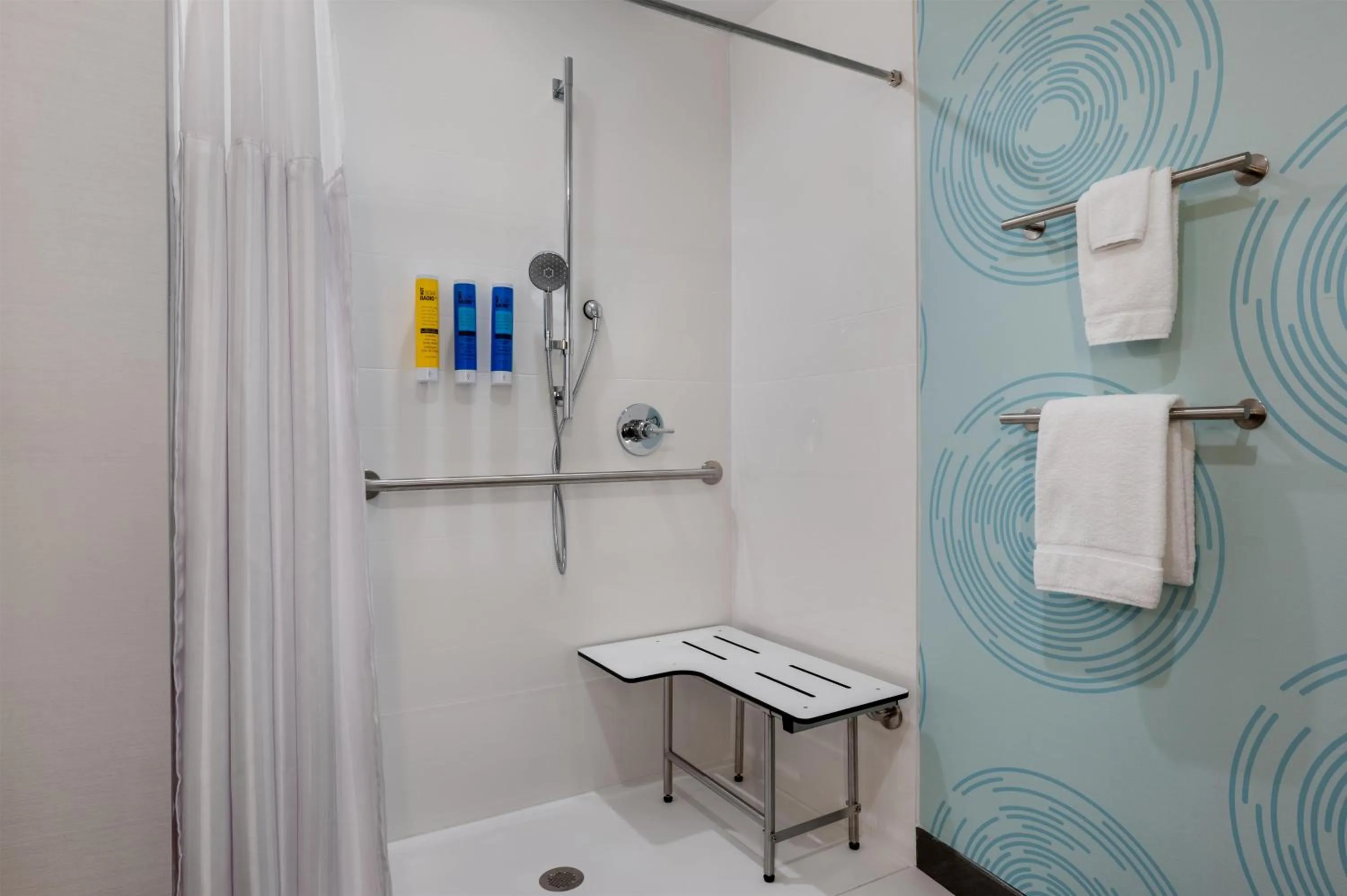 Bathroom in Tru By Hilton Battle Creek