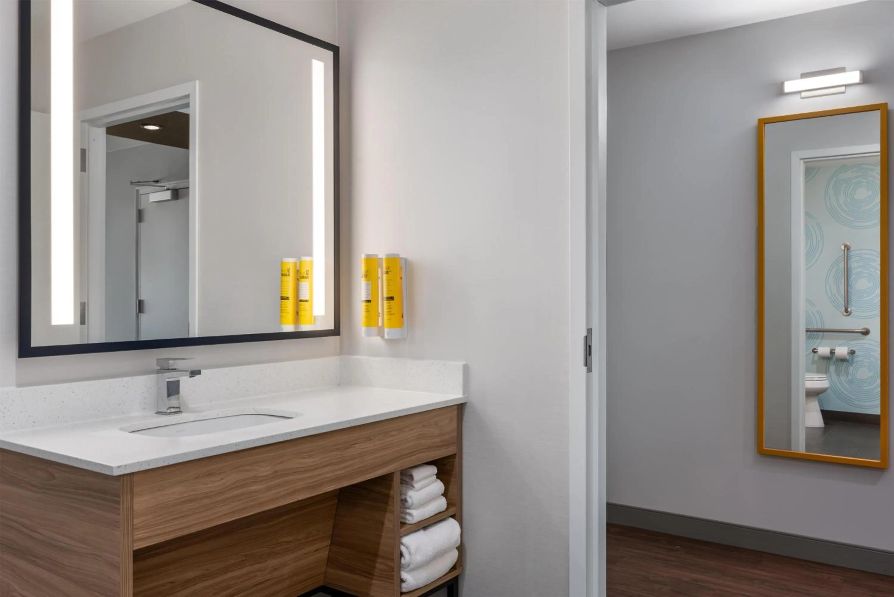 Bathroom in Tru By Hilton Battle Creek