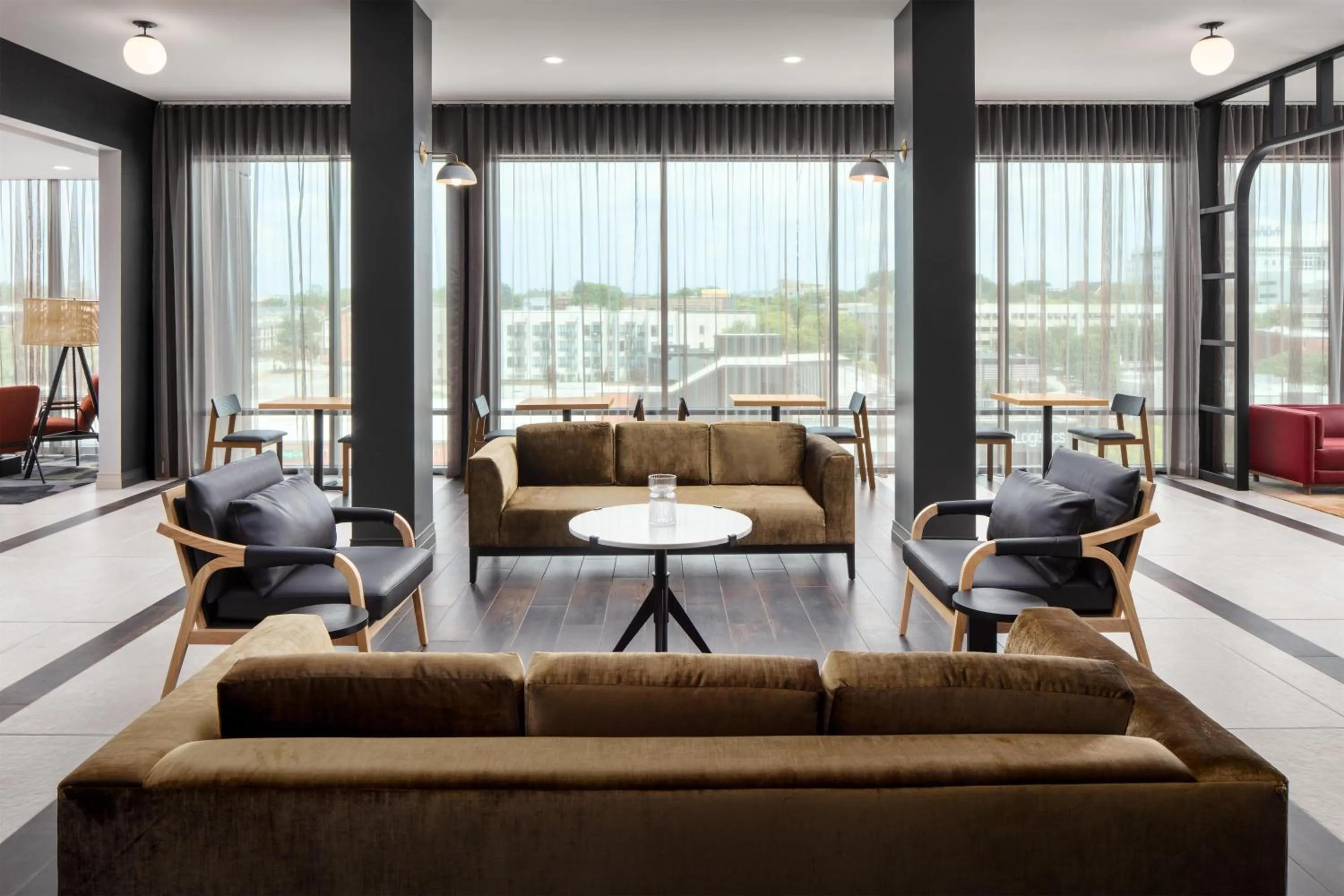 Restaurant/places to eat in Embassy Suites By Hilton Chattanooga Downtown