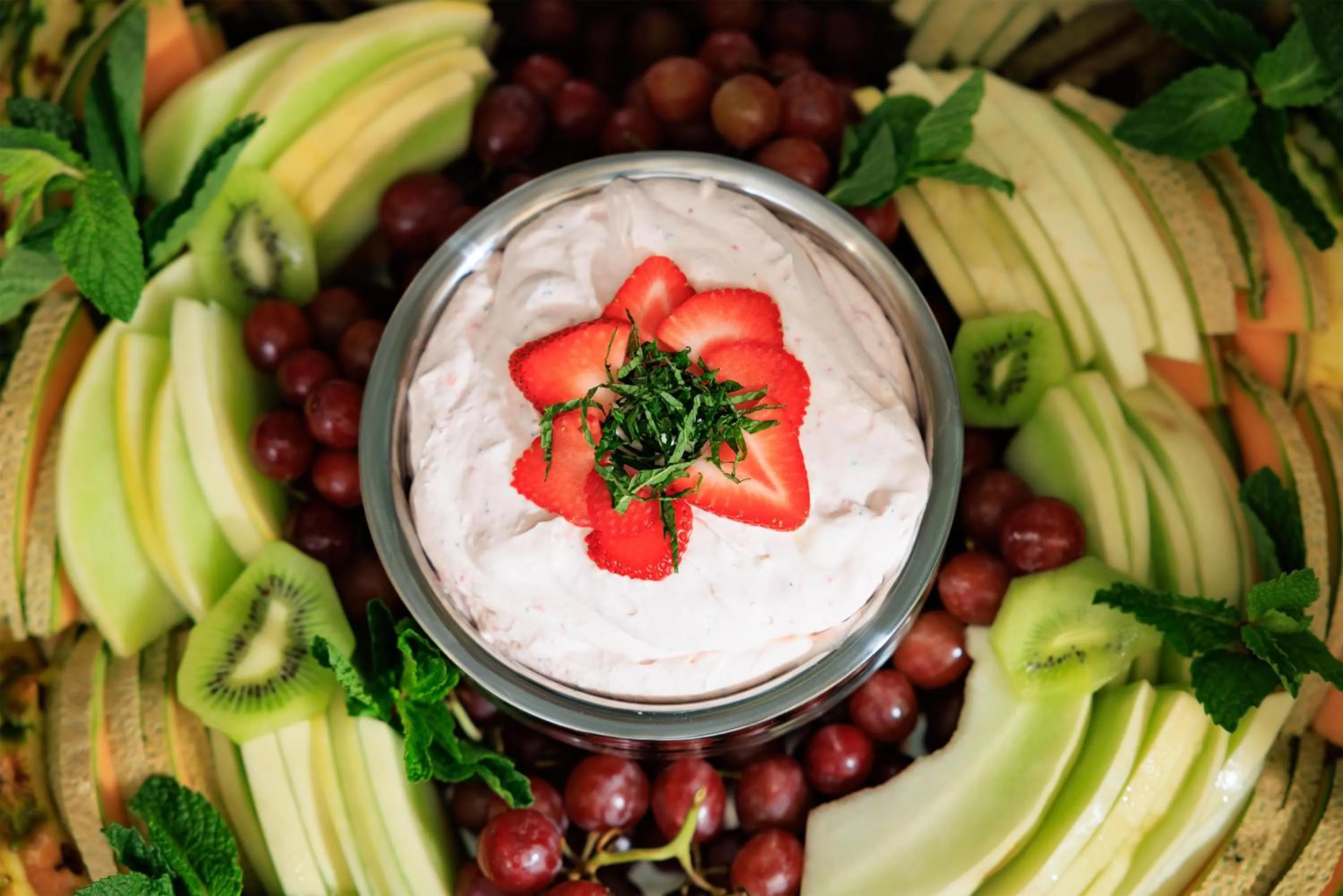 Dining area in Embassy Suites By Hilton Chattanooga Downtown