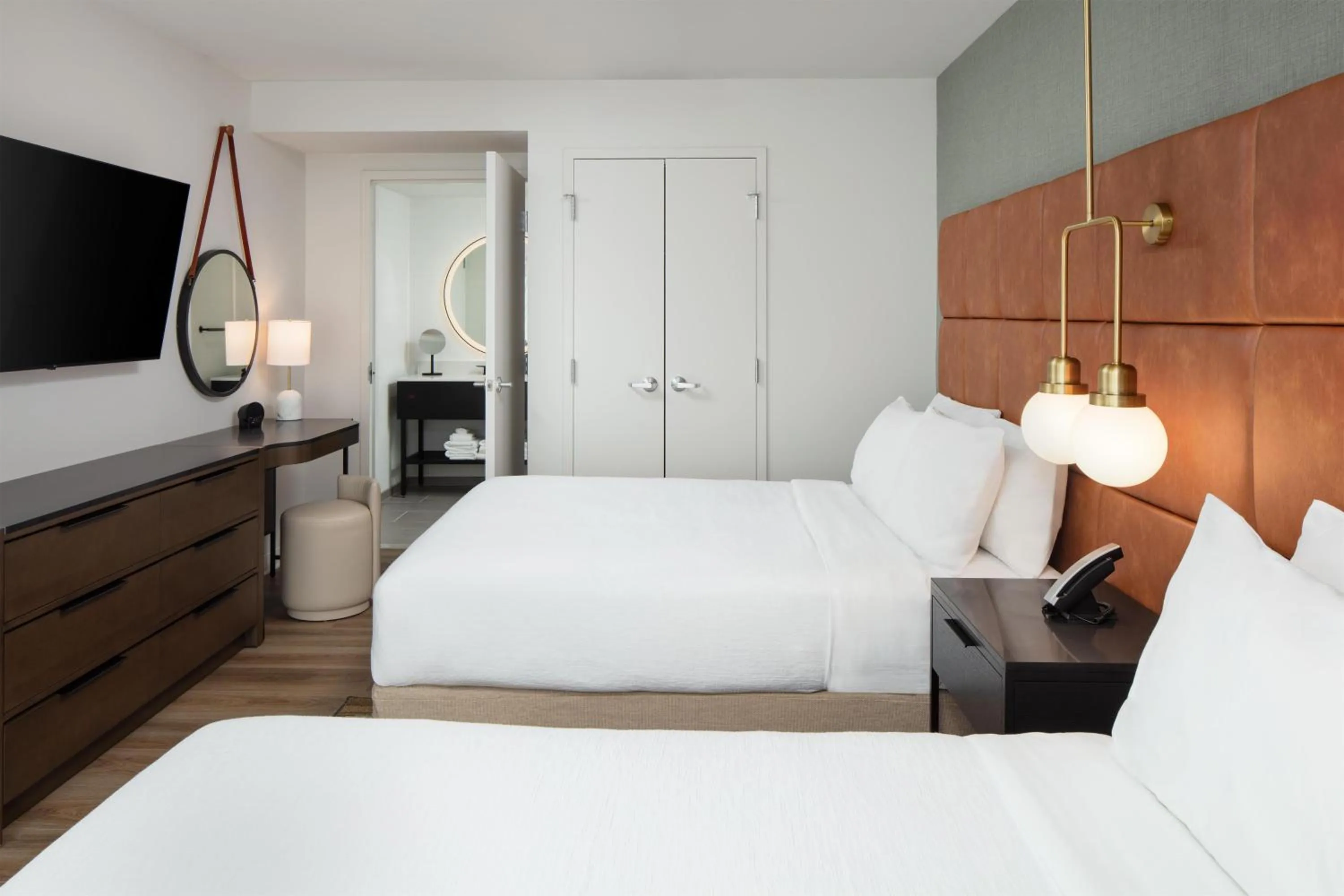 Bed in Embassy Suites By Hilton Chattanooga Downtown