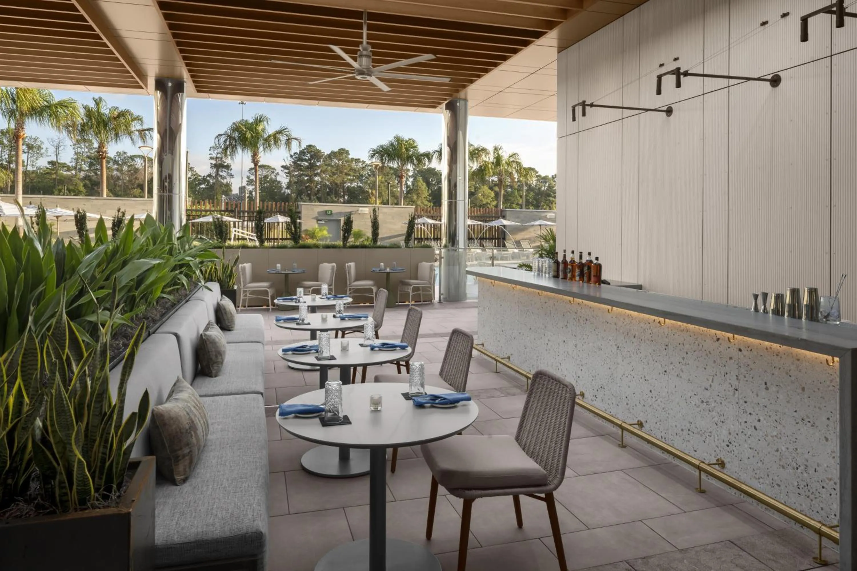 Lounge or bar in Hilton Jacksonville At Mayo Clinic