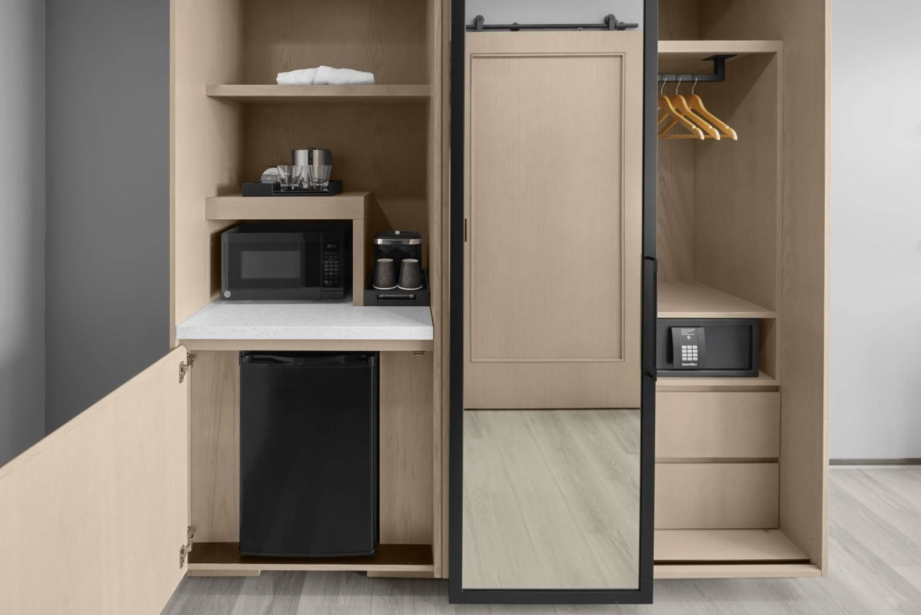 Kitchen or kitchenette in Hilton Jacksonville At Mayo Clinic