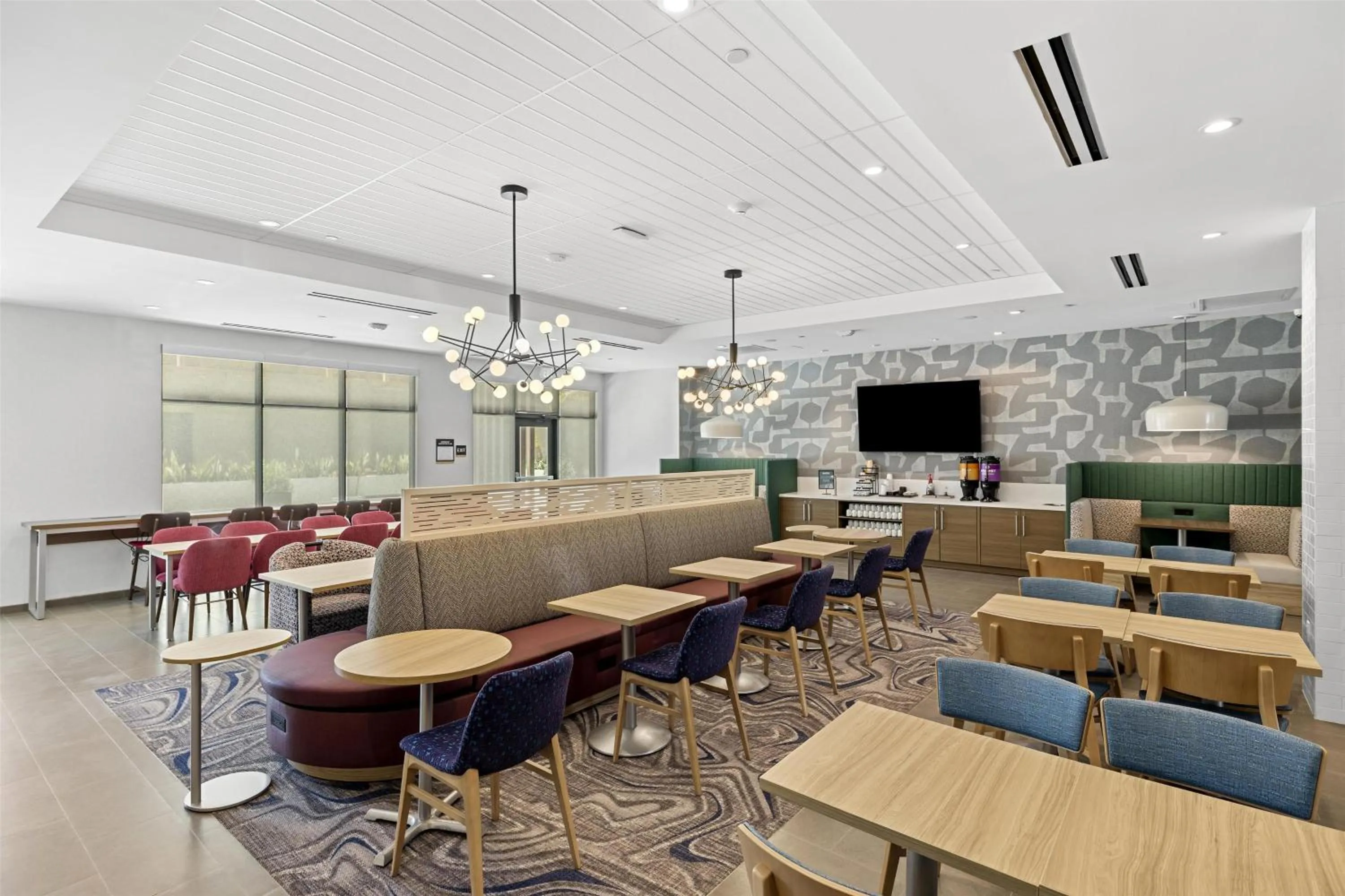 Restaurant/places to eat in Home2 Suites By Hilton Riverside Downtown