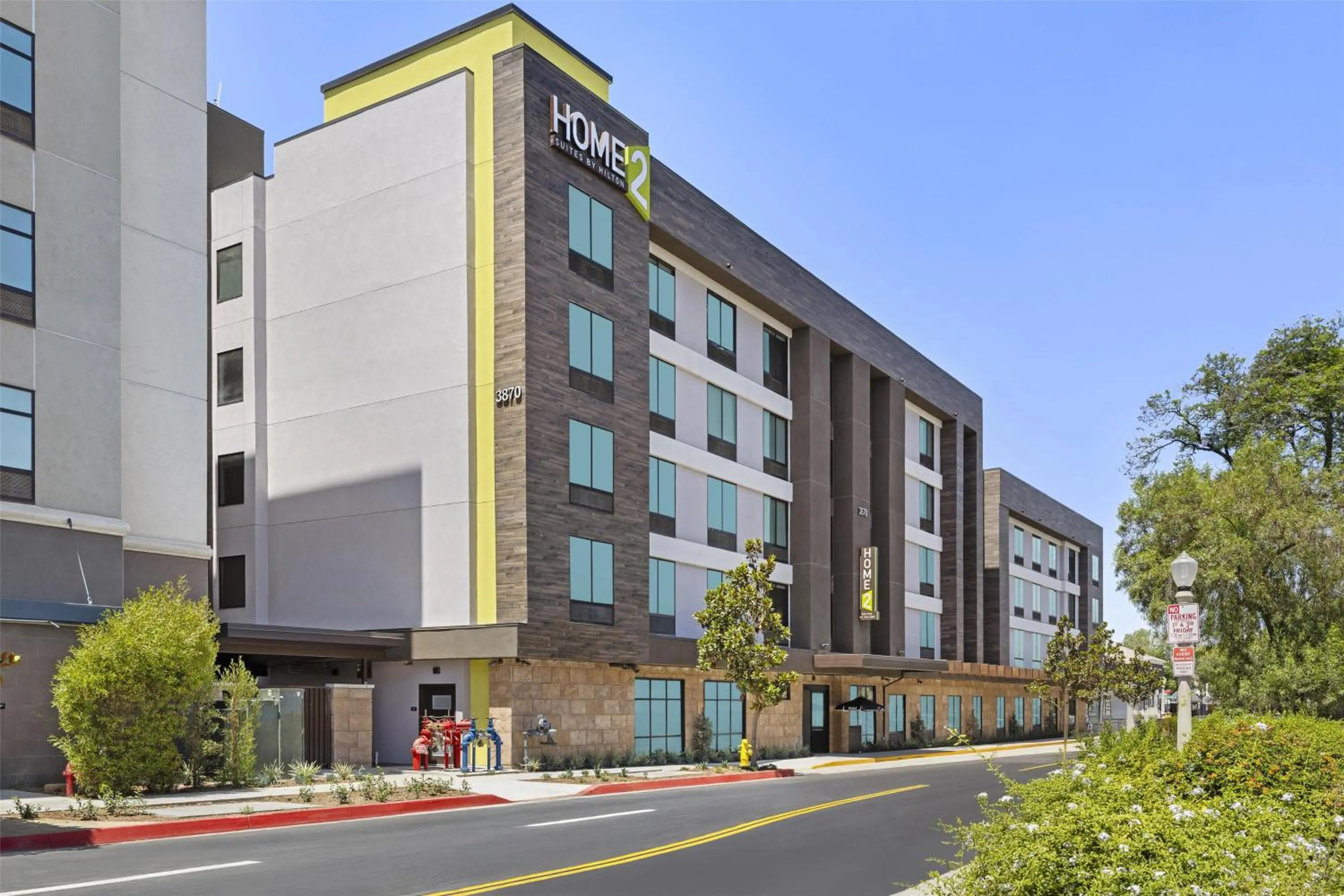 Property building in Home2 Suites By Hilton Riverside Downtown