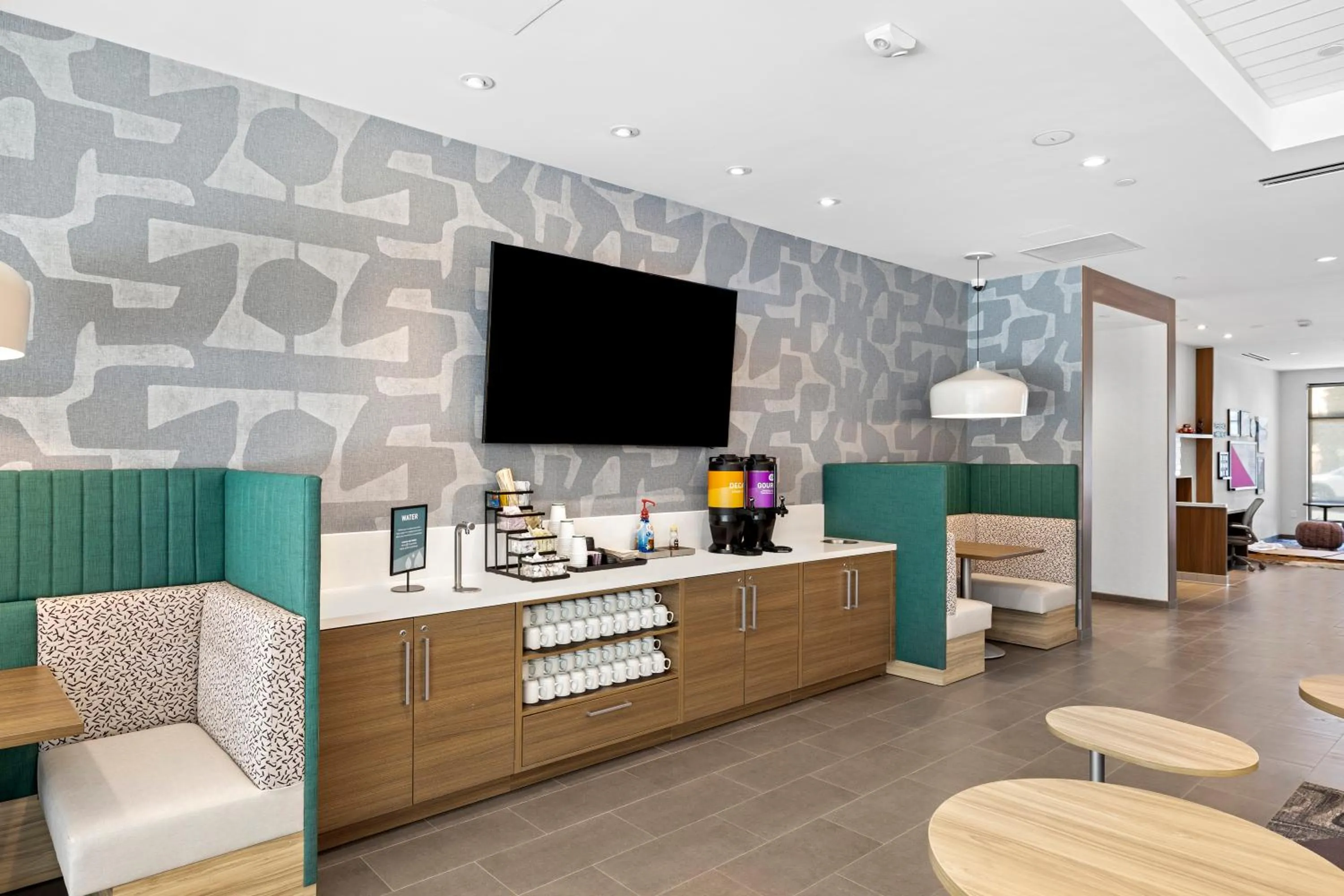 Coffee/tea facilities in Home2 Suites By Hilton Riverside Downtown
