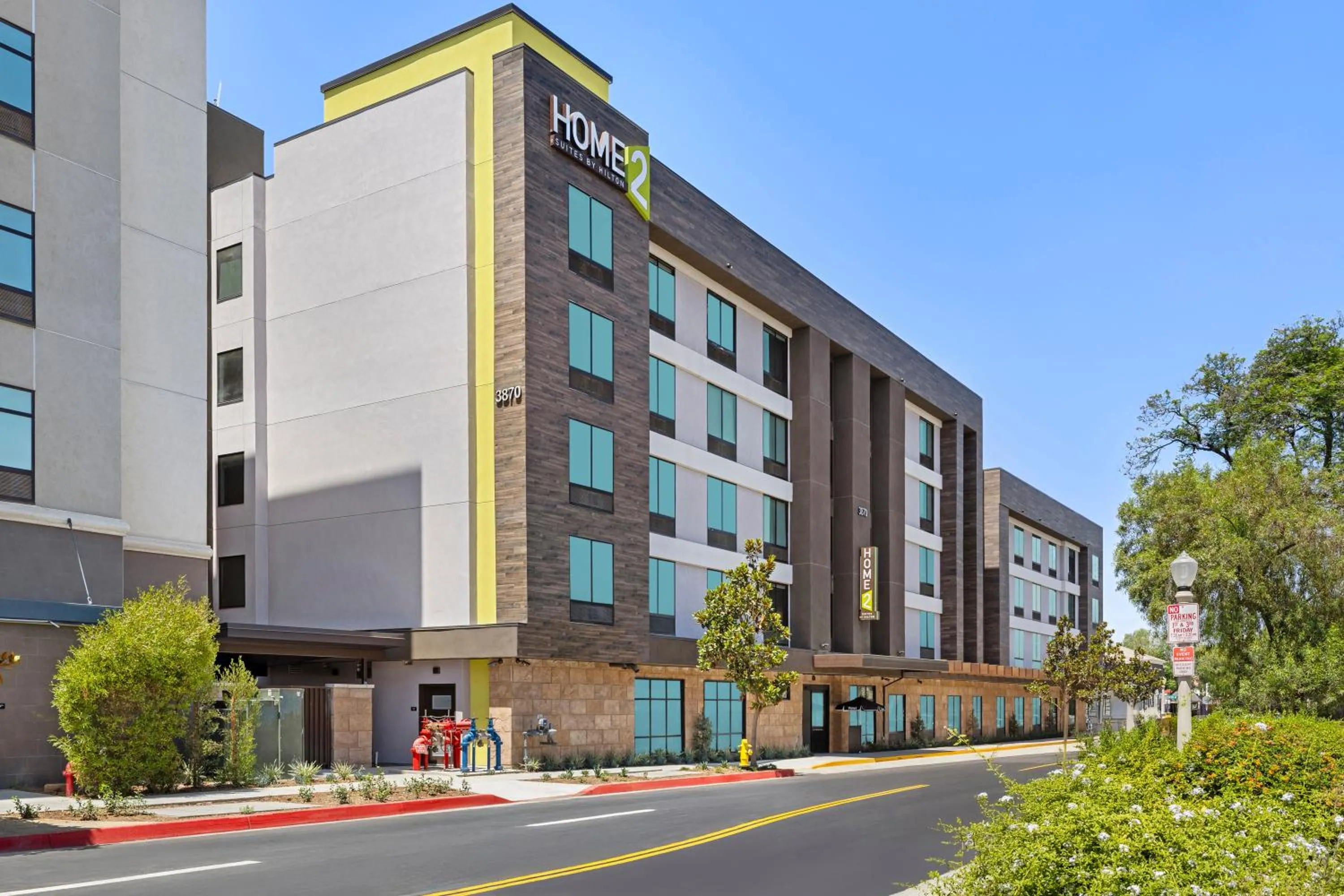 Property building in Home2 Suites By Hilton Riverside Downtown
