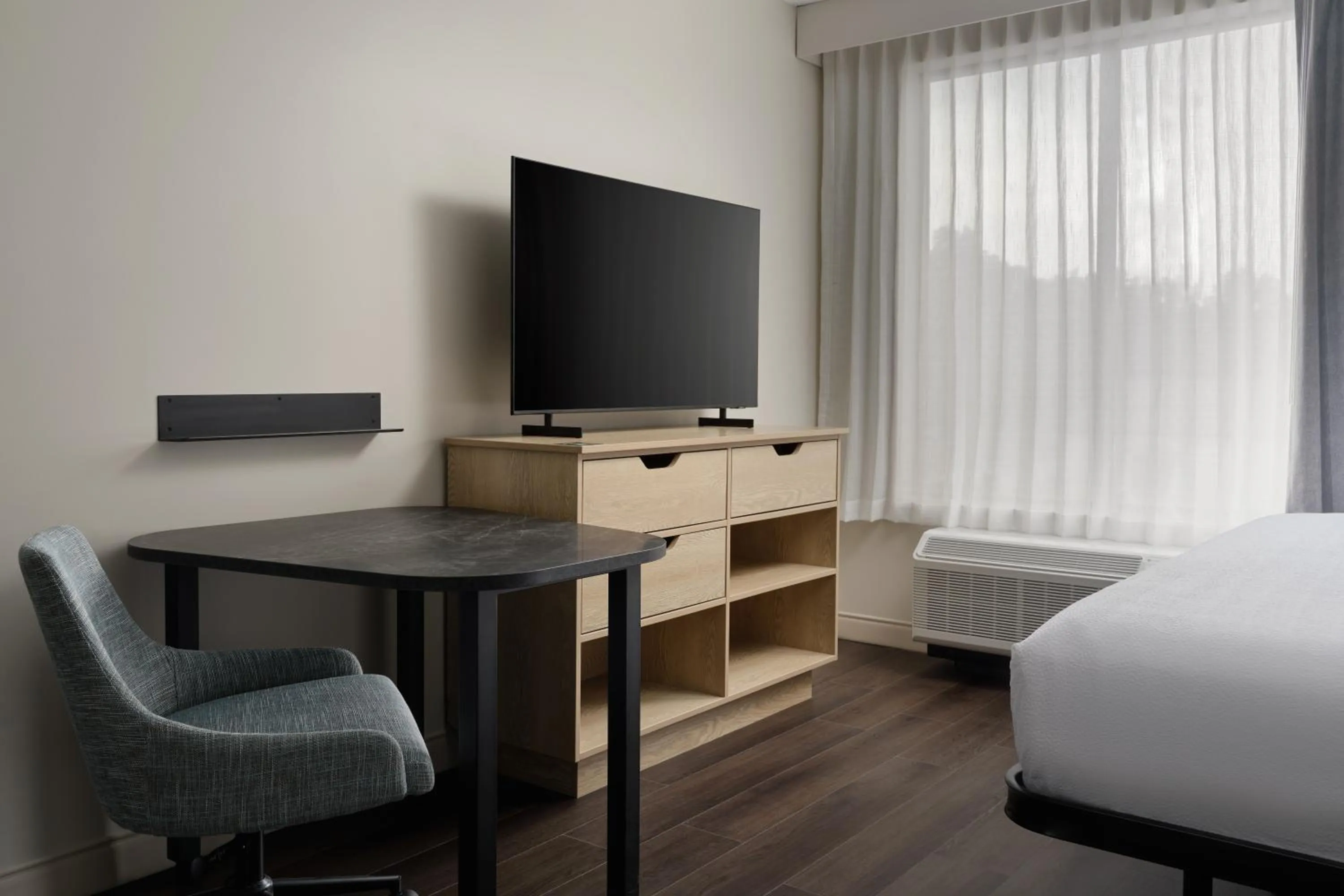 TV and multimedia, Bed in LivSmart Studios By Hilton Tullahoma
