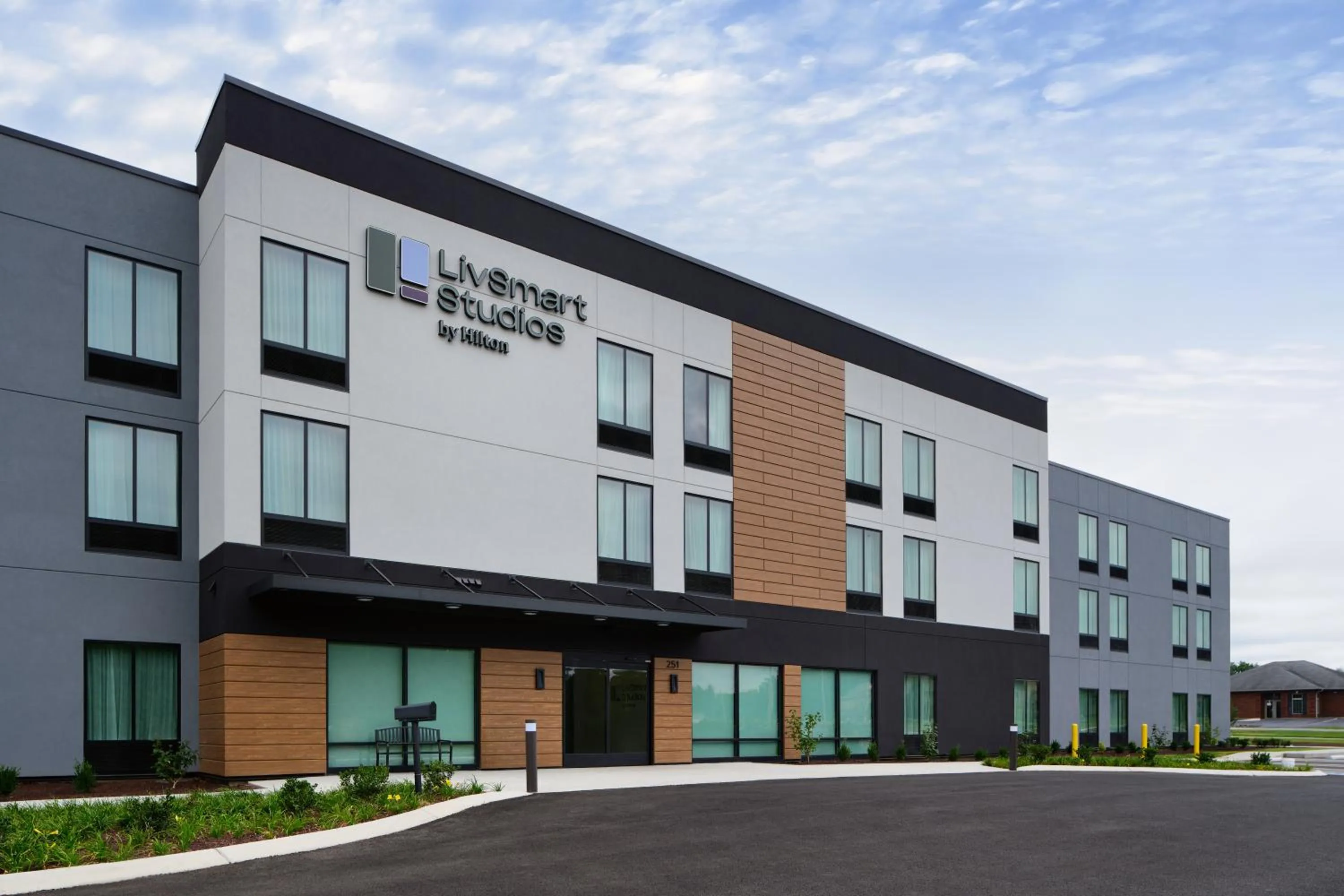 Property building in LivSmart Studios By Hilton Tullahoma