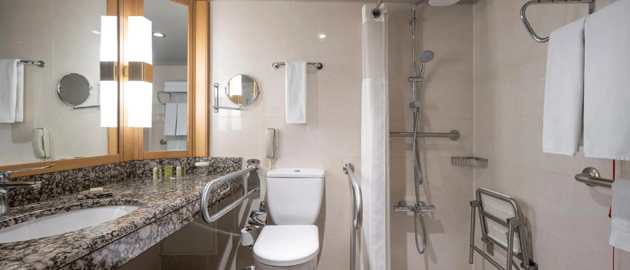 Shower in Ankara HiltonSA