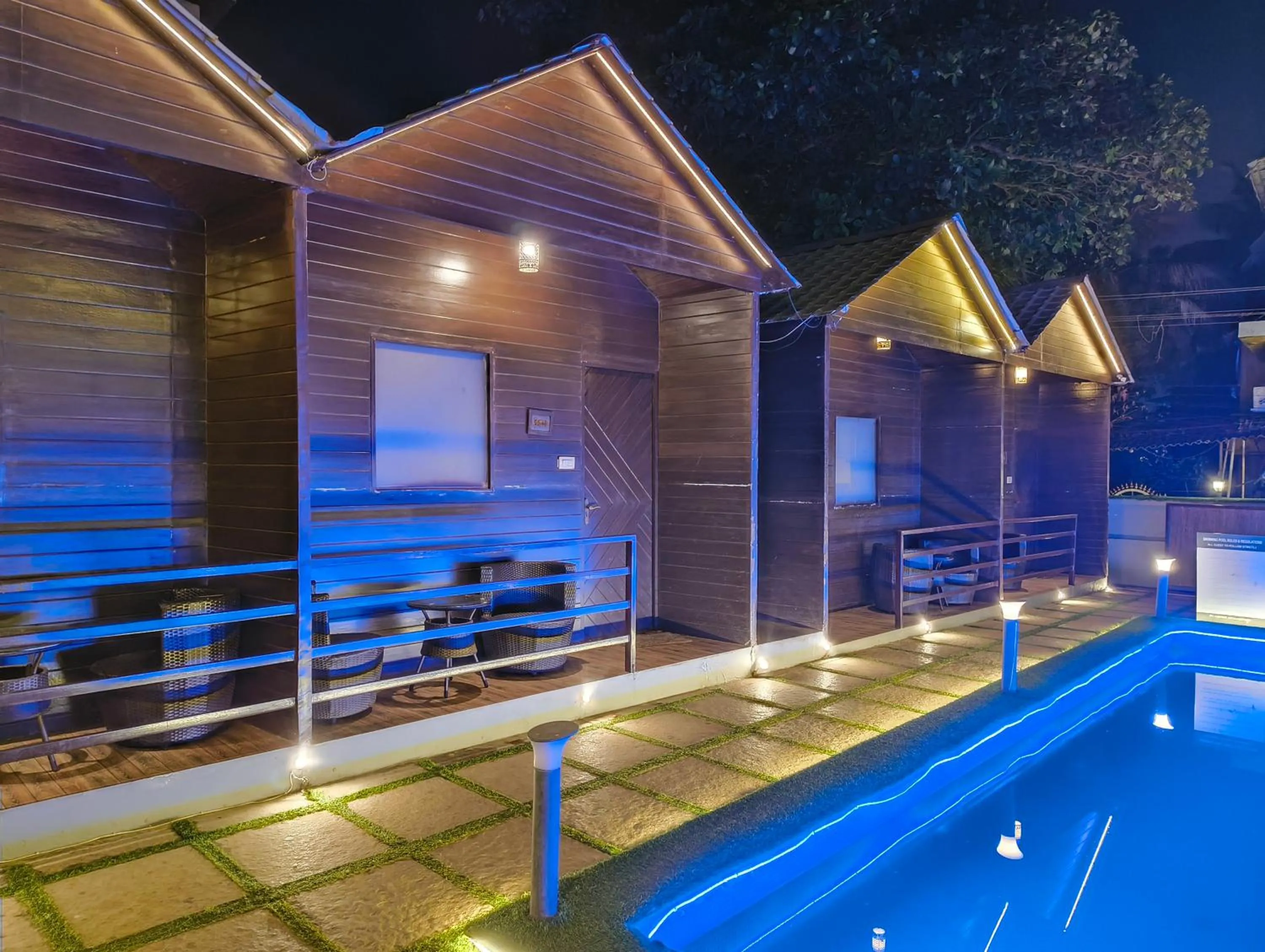 Night in Wood house beach resort calangute