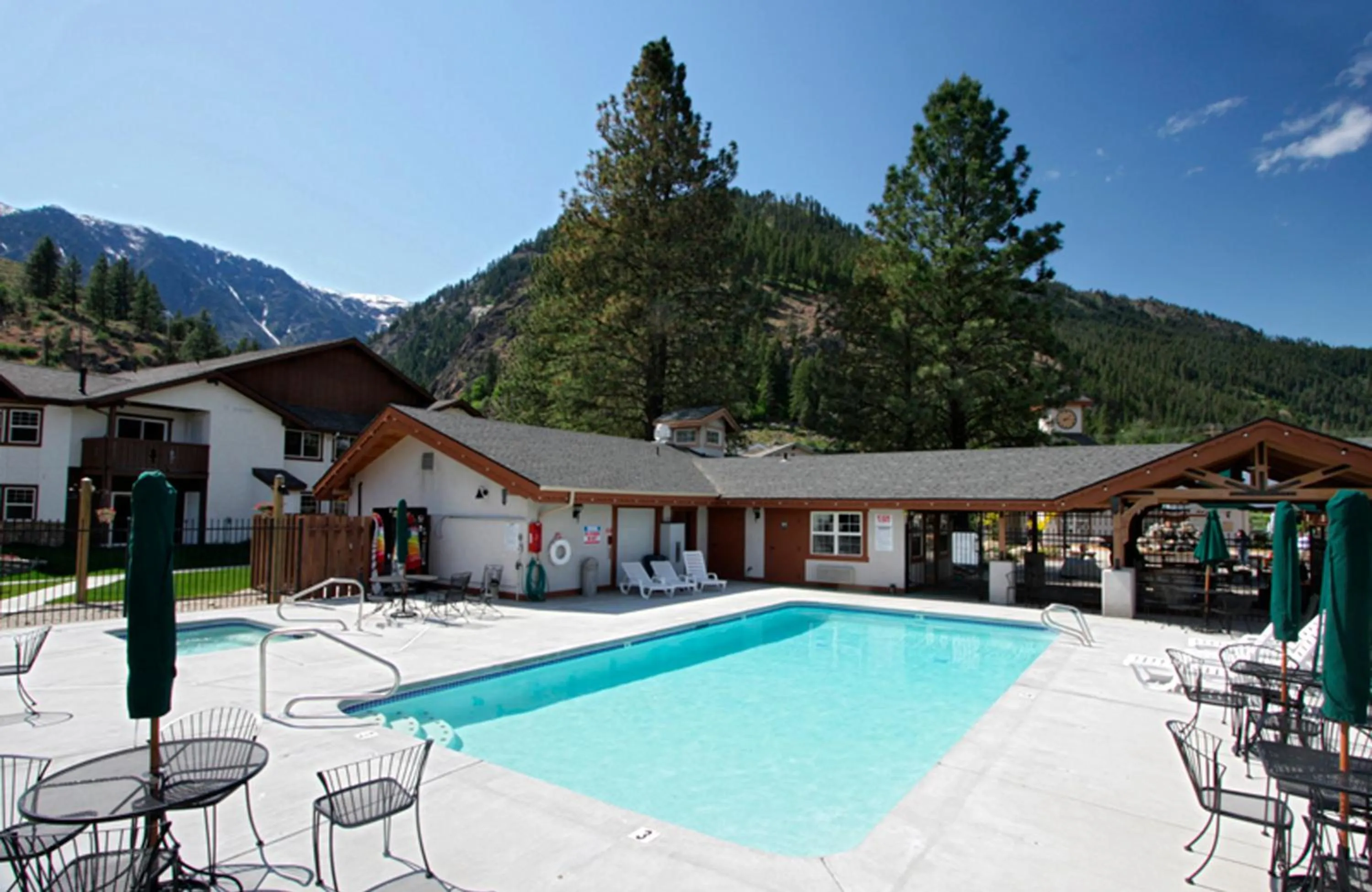 Property building in Icicle Village Resort