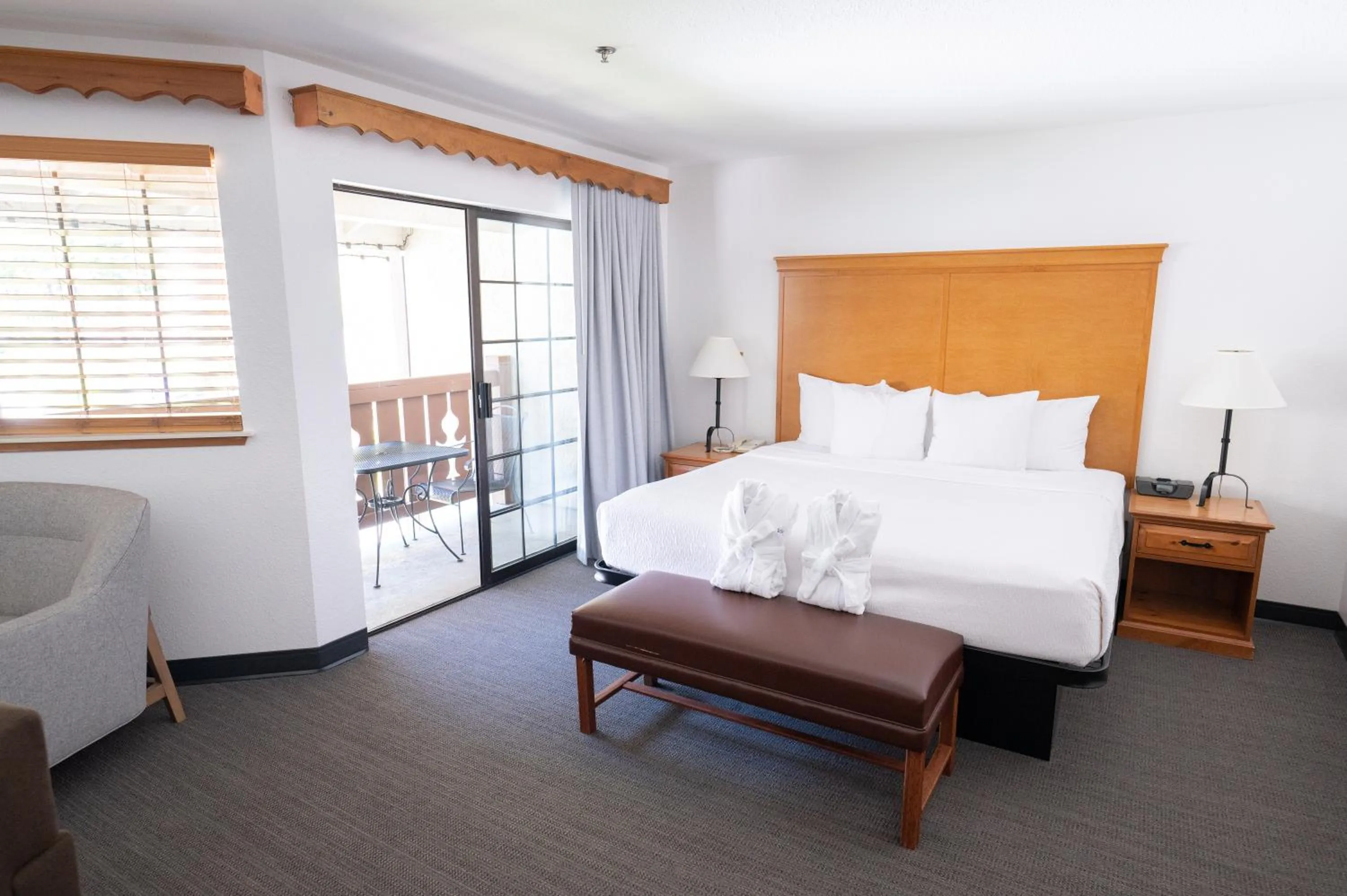 Bed in Icicle Village Resort