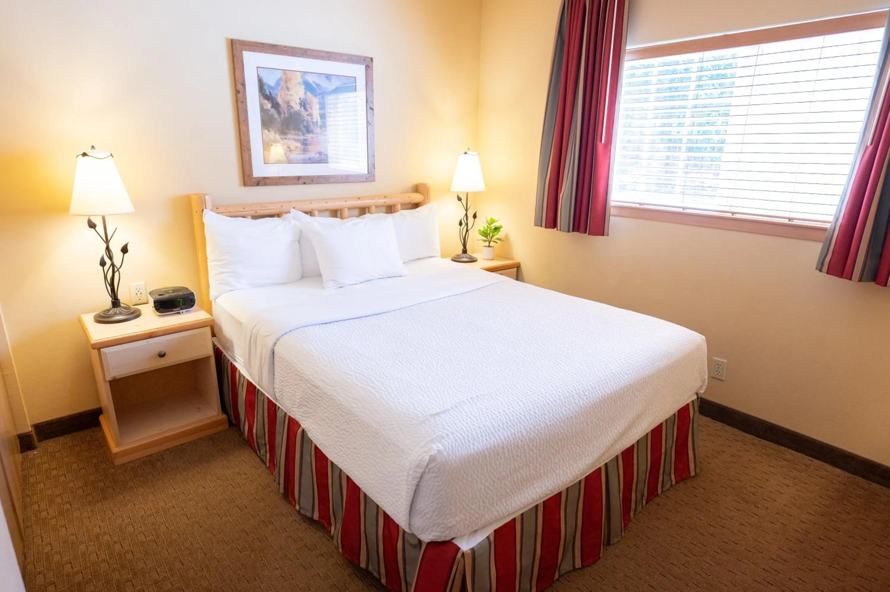 Bed in Icicle Village Resort