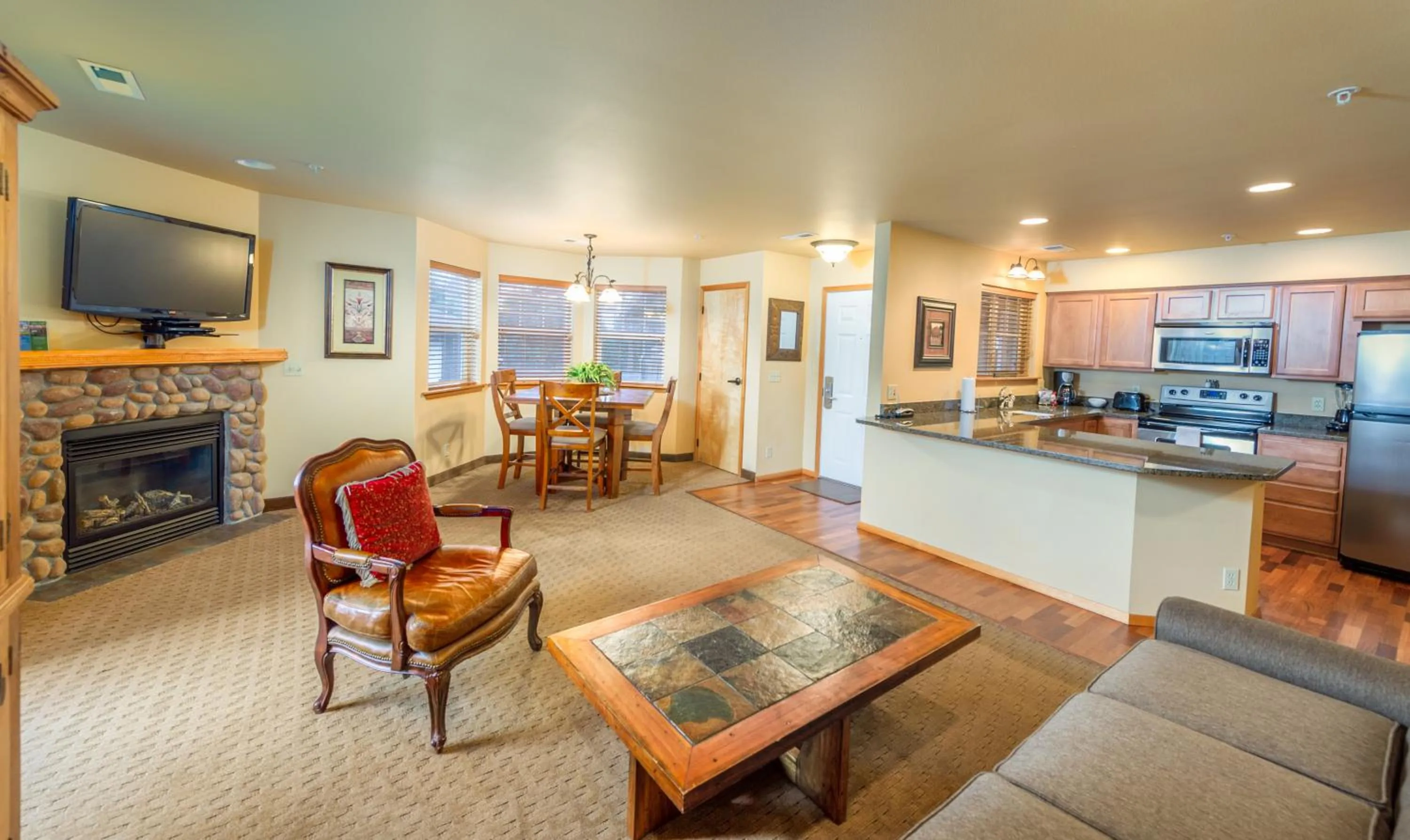 Kitchen or kitchenette in Icicle Village Resort