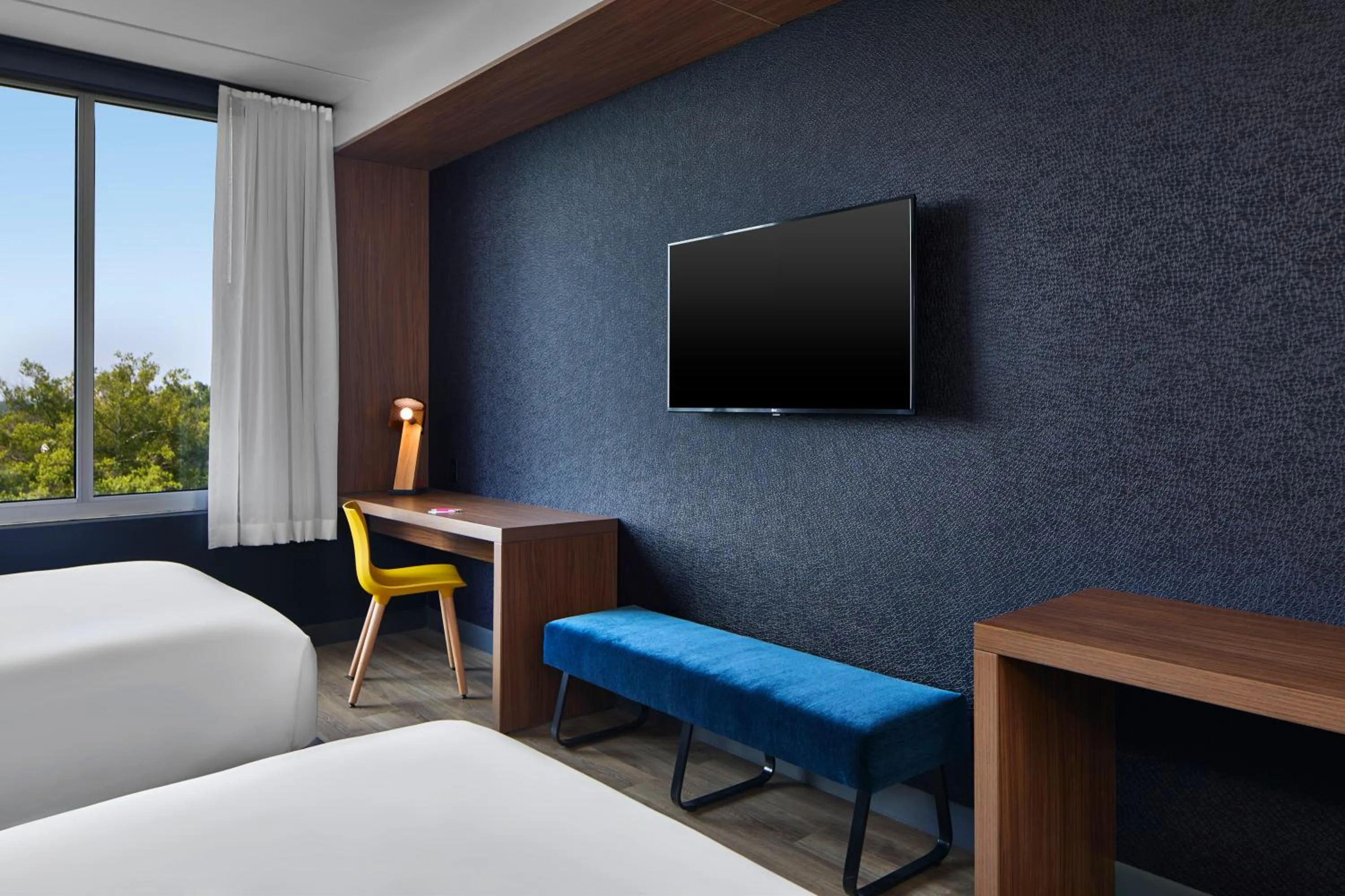 TV and multimedia, Bed in Aloft Raleigh