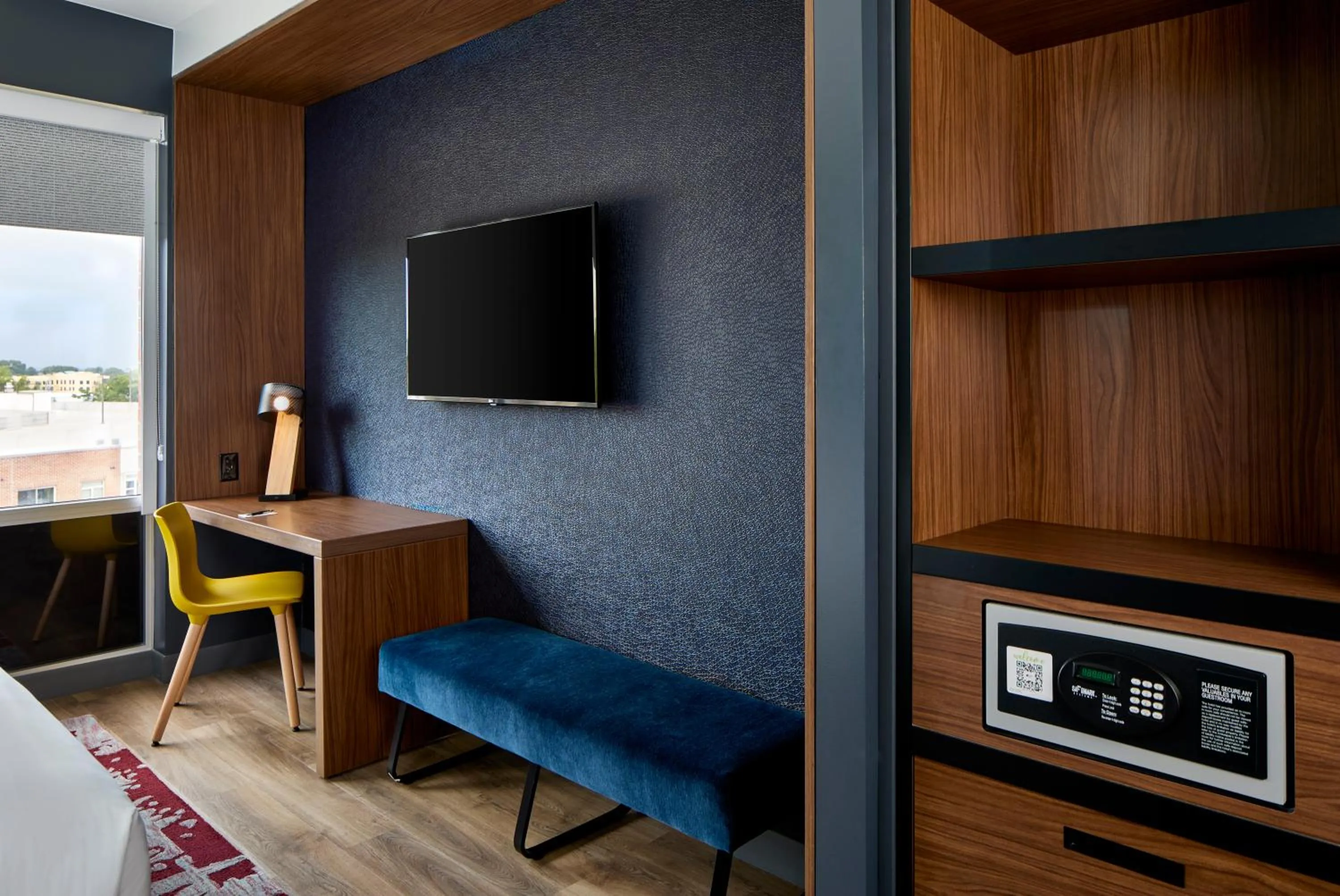 TV and multimedia in Aloft Raleigh