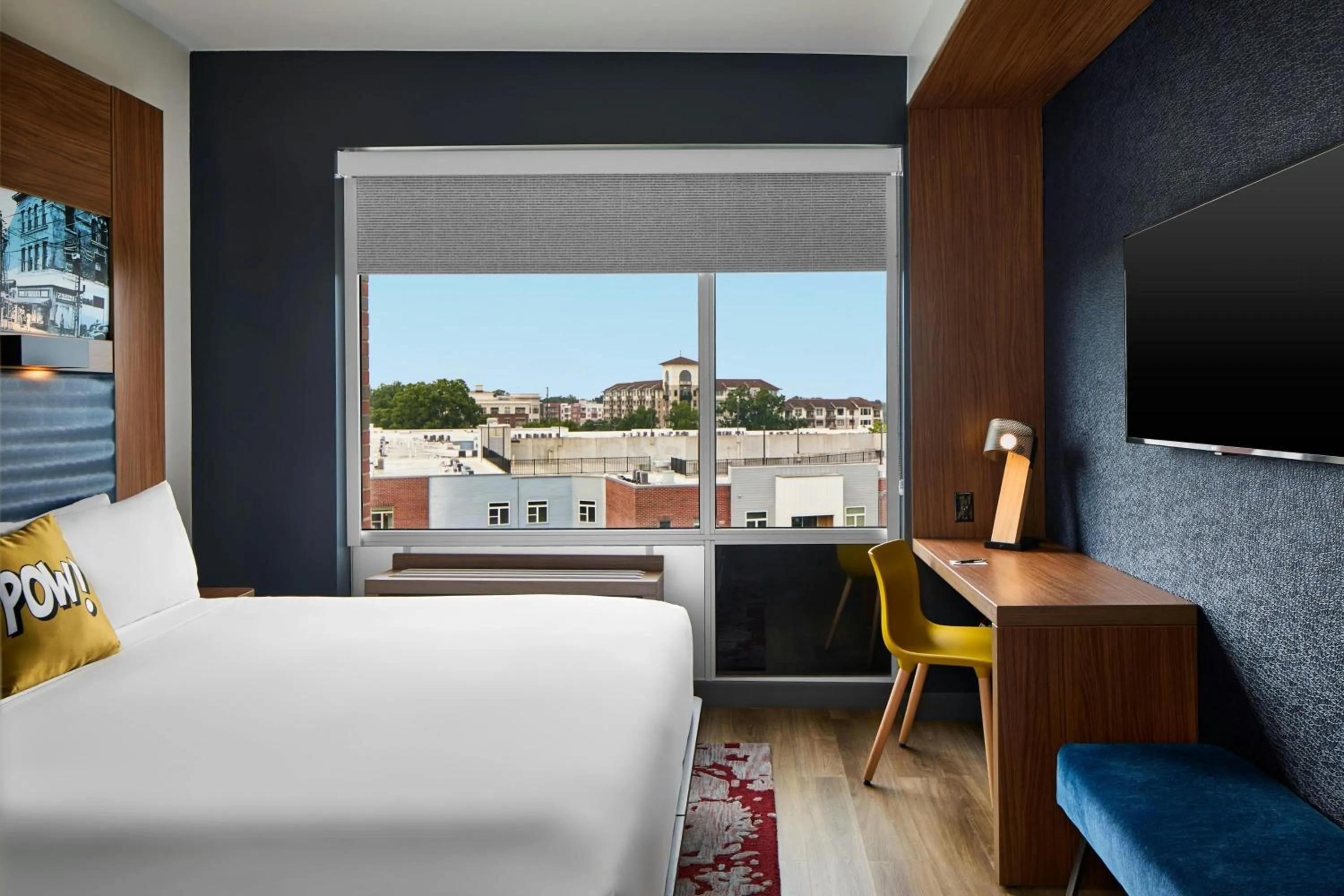 Photo of the whole room, Bed in Aloft Raleigh