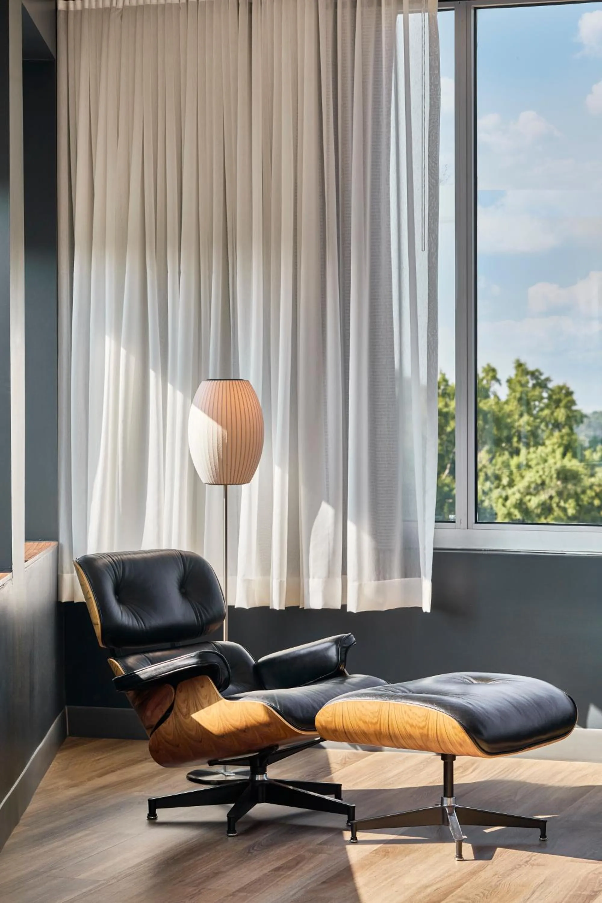 Seating area in Aloft Raleigh