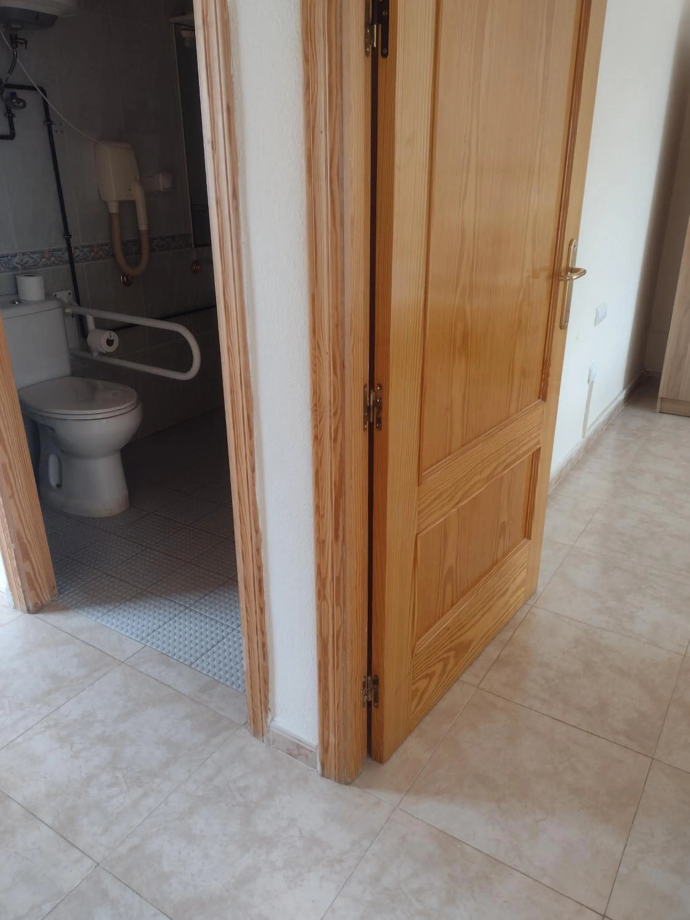 Toilet in Hotel Algorfa