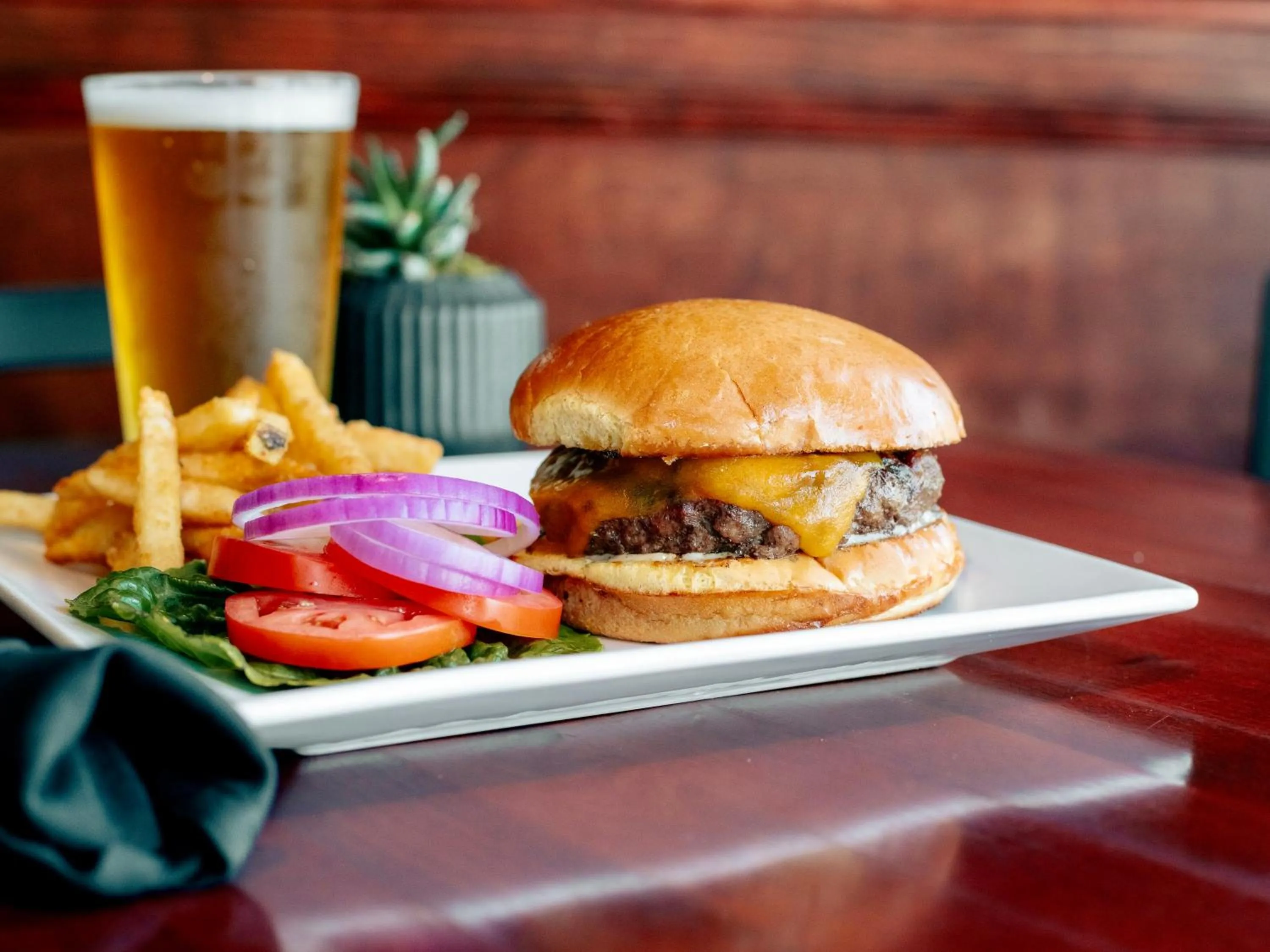 Restaurant/places to eat in Hotel St Michael, BW Premier Collection