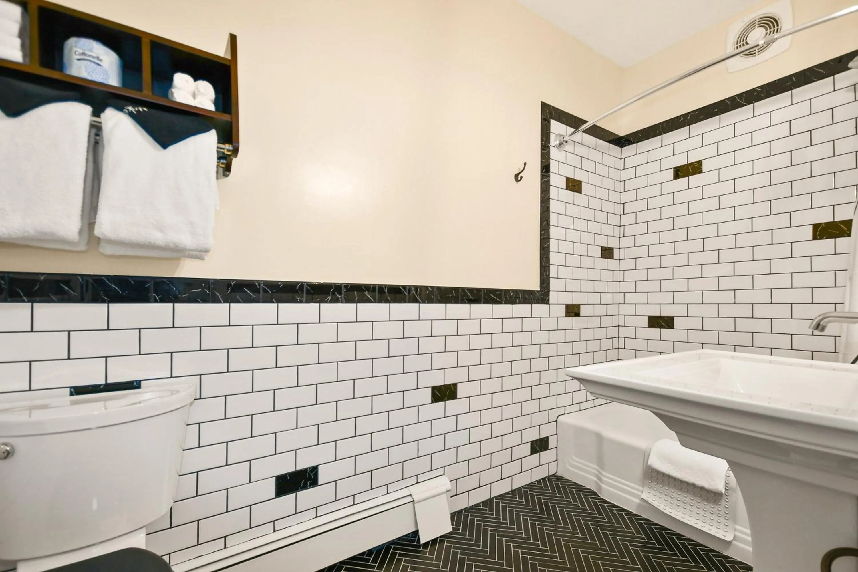 Bathroom in Hotel St Michael, BW Premier Collection