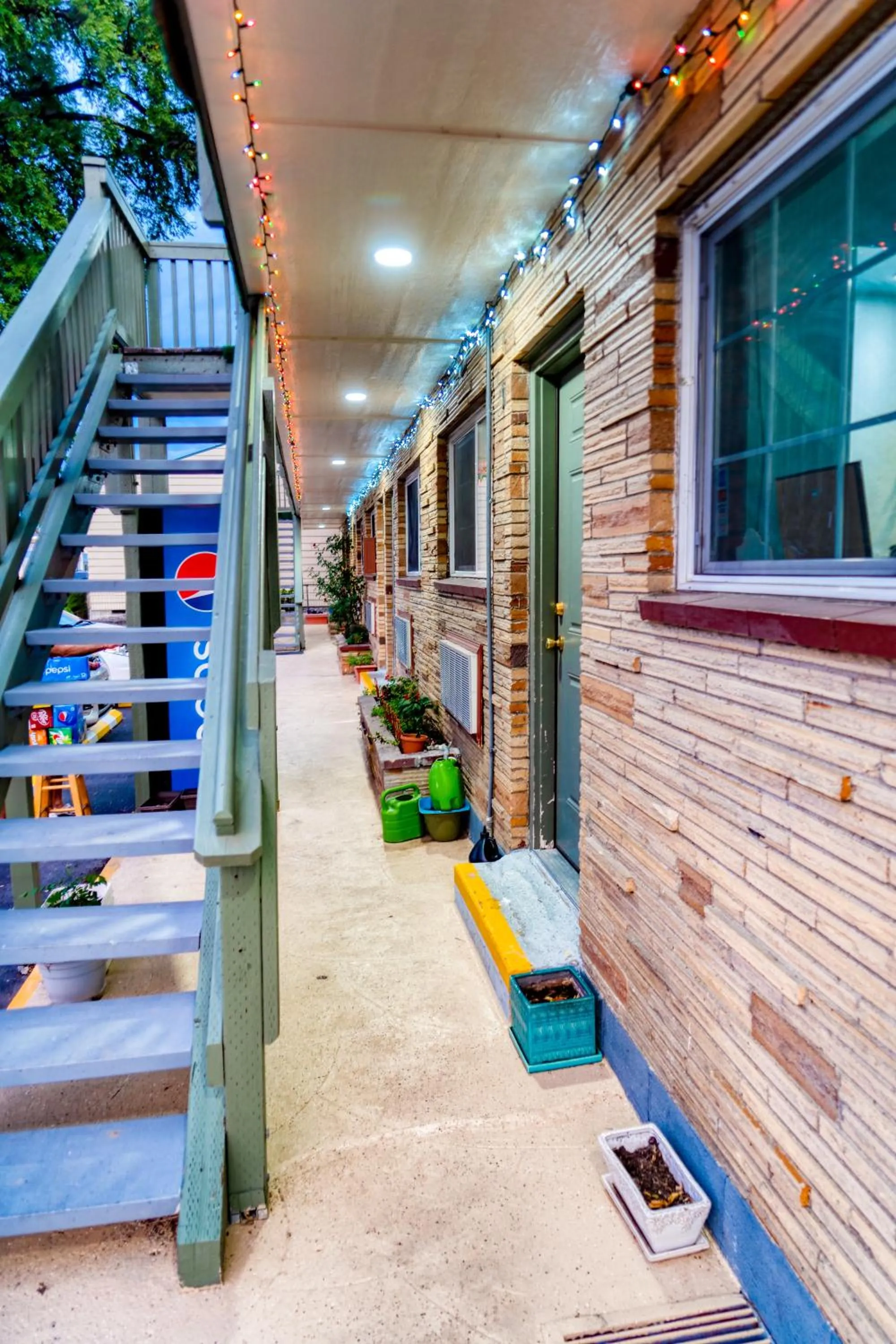 Property building in Budget Inn