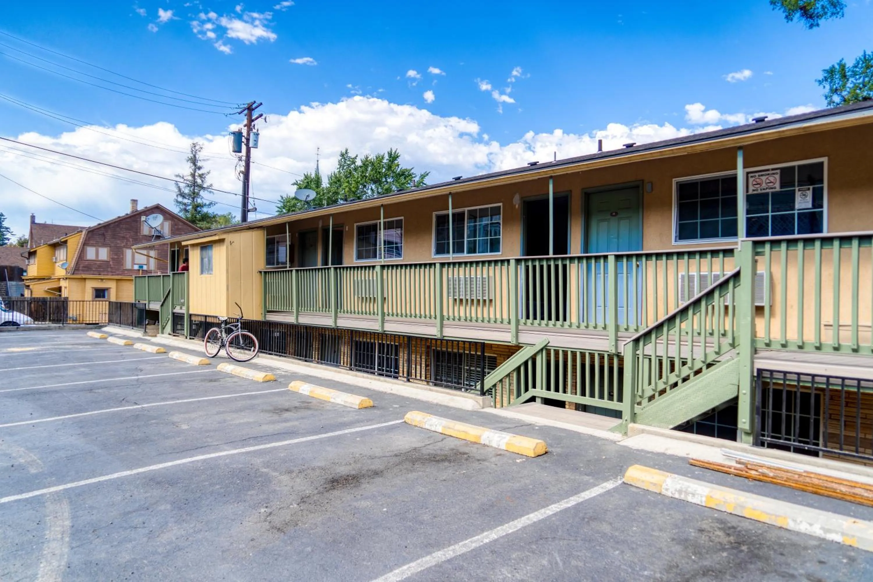 Property building in Budget Inn