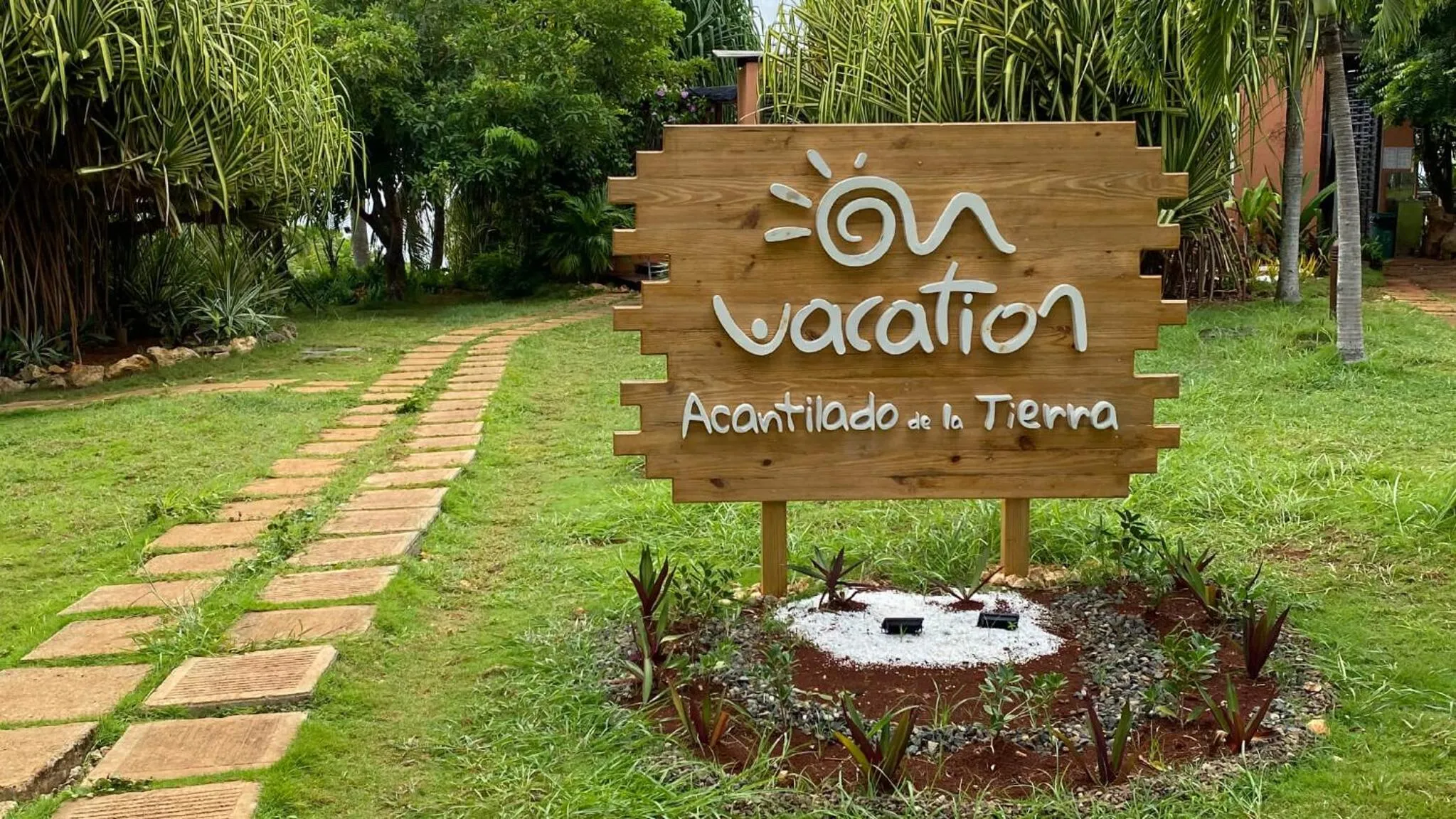 Property logo or sign in Hotel Acantilado de La Tierra by On vacation