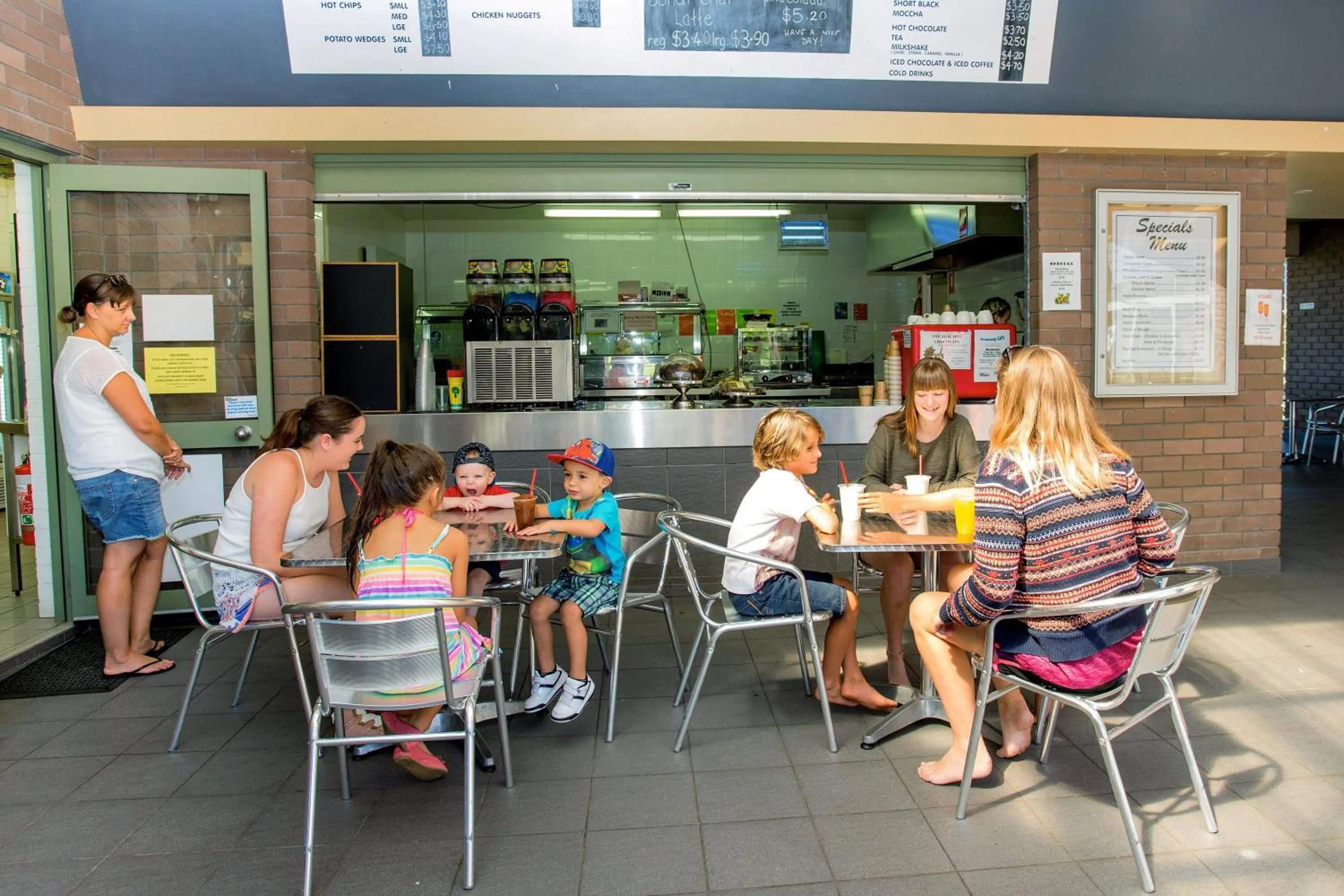 Restaurant/places to eat in BIG4 Easts Beach Holiday Park