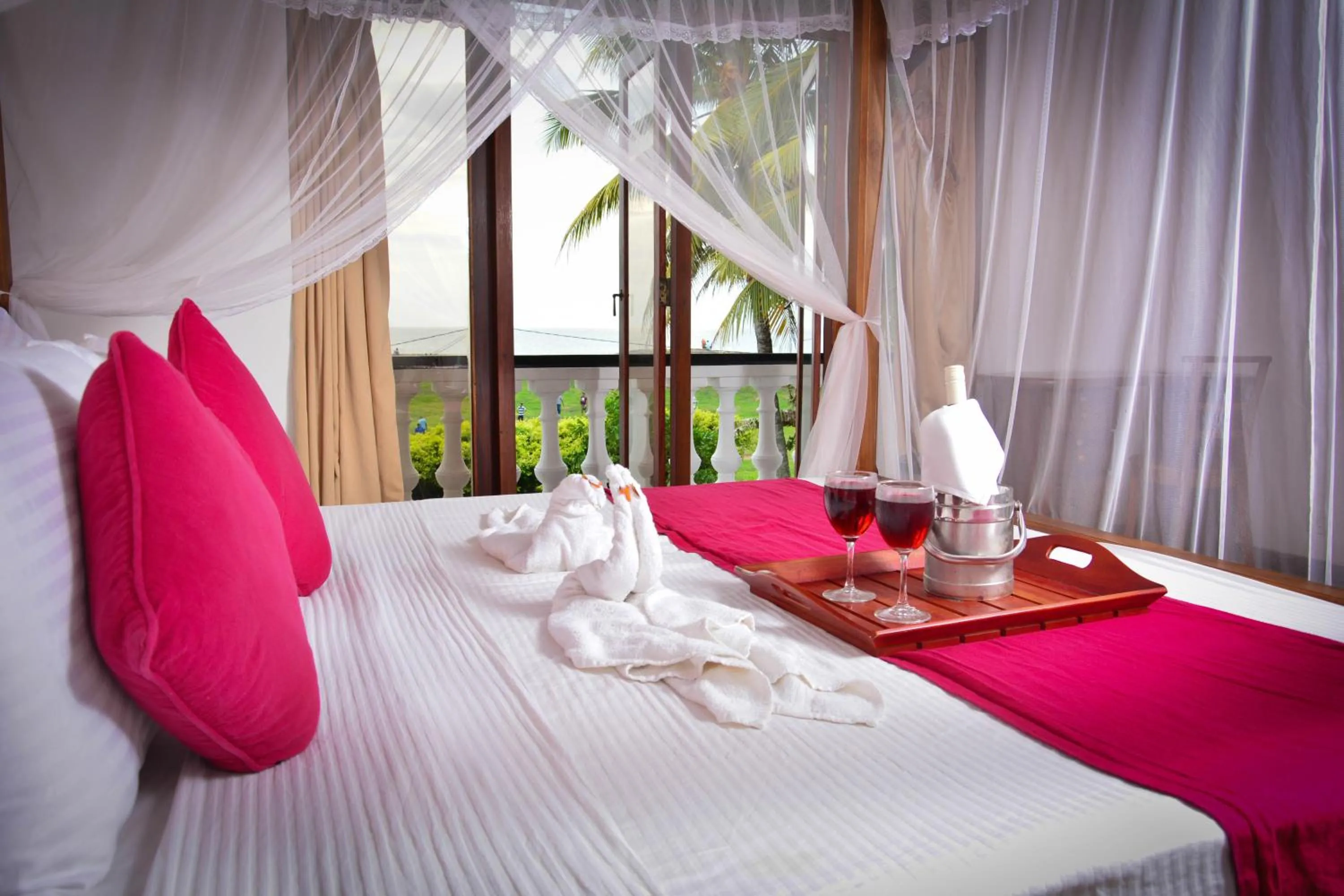 Bedroom, Bed in Sunset Fort Galle