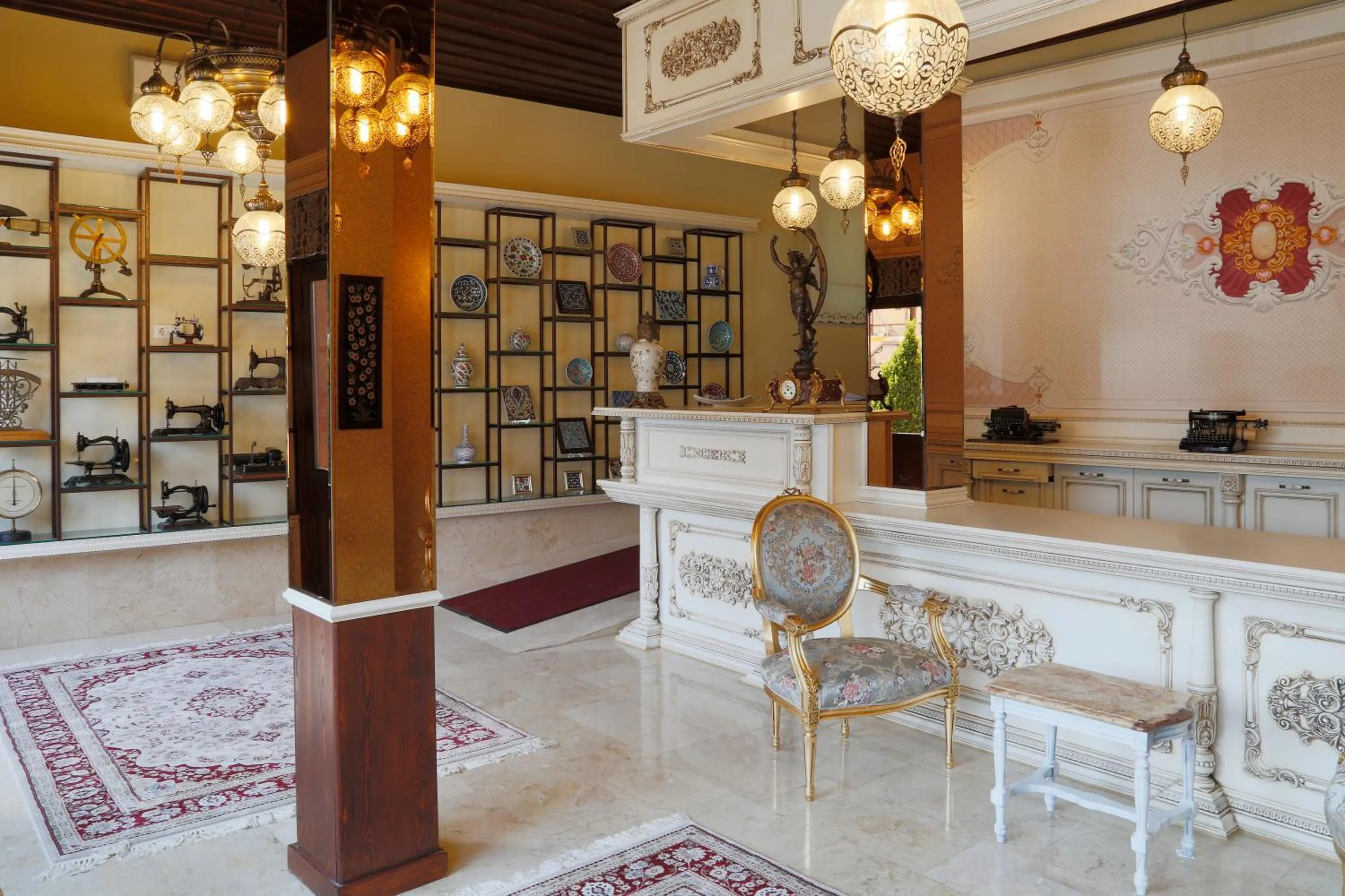 Lobby or reception in Bursa İpekyolu Hotel