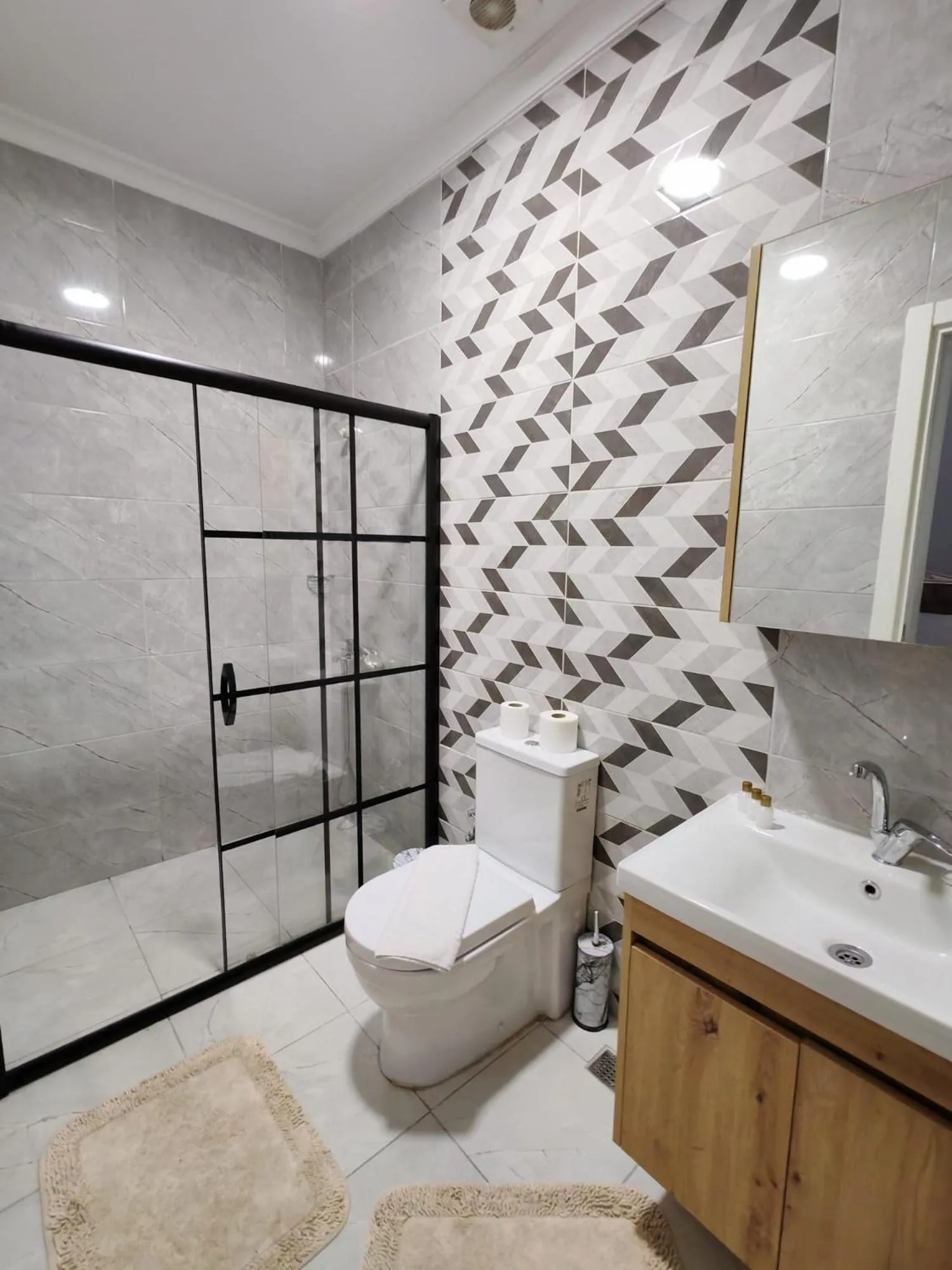 Shower in Bursa İpekyolu Hotel