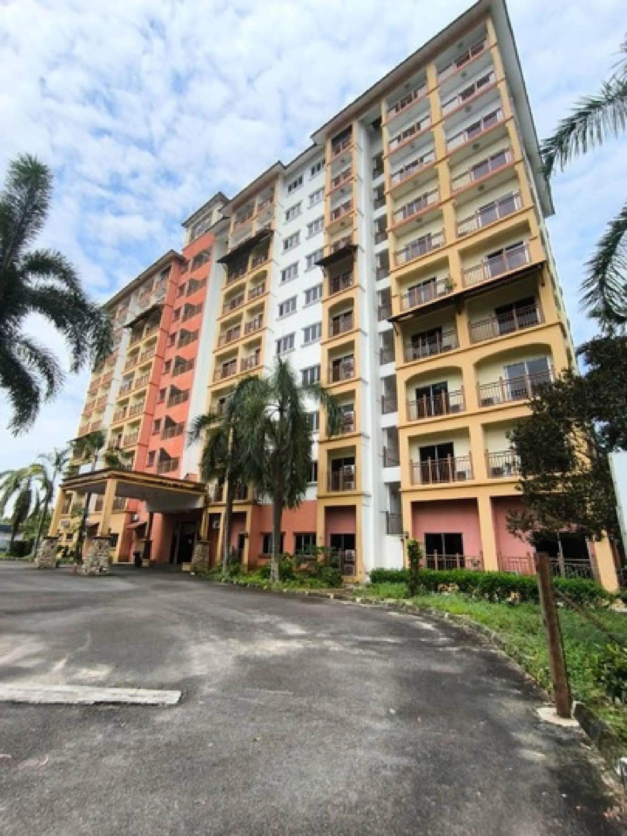 Property building in Capital O Suria Urban Escape