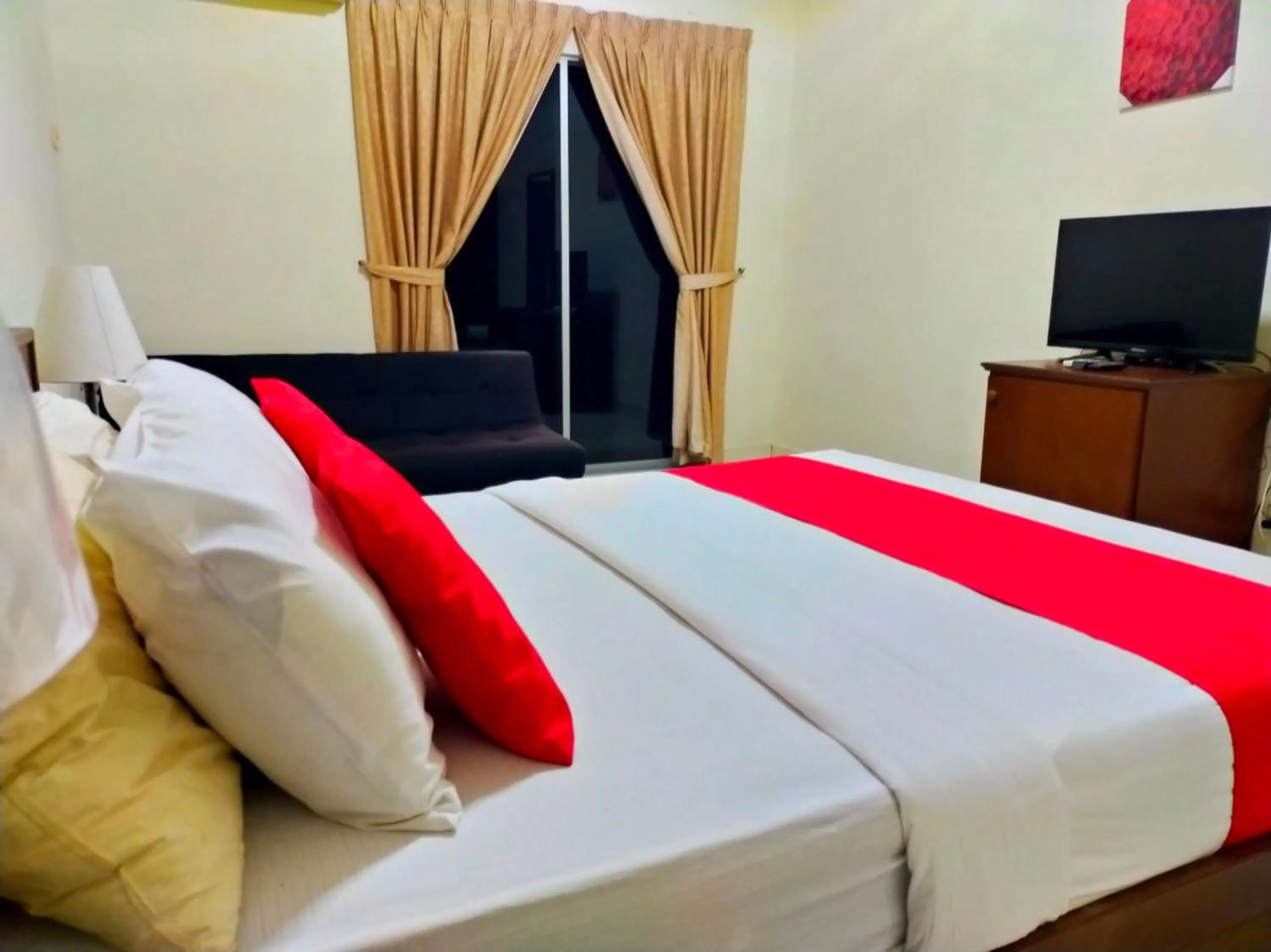 Bedroom, Bed in Capital O Suria Urban Escape