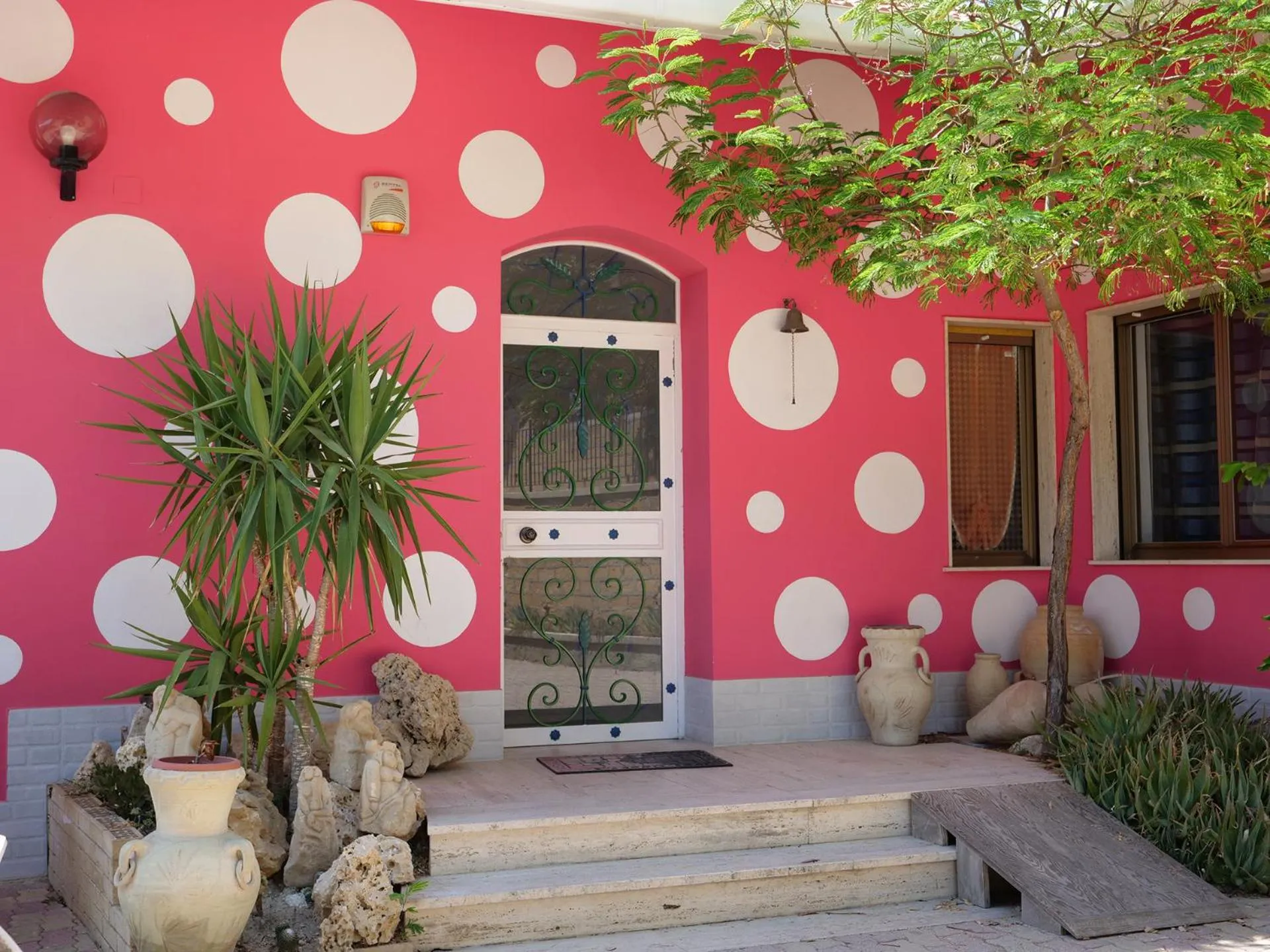 Facade/entrance in B&B Vento di Scirocco