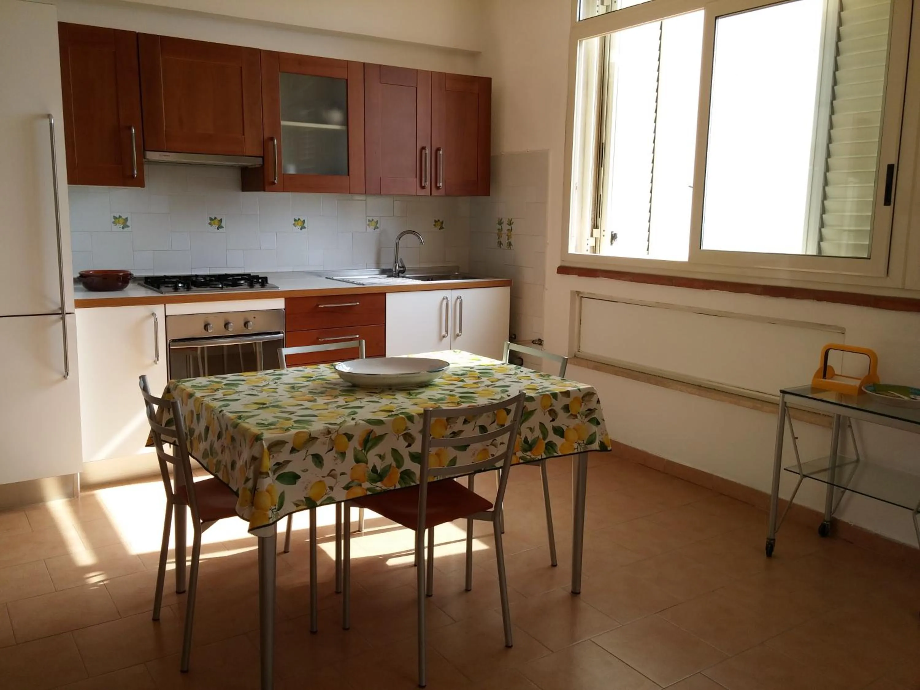 Kitchen or kitchenette in Akron B&B