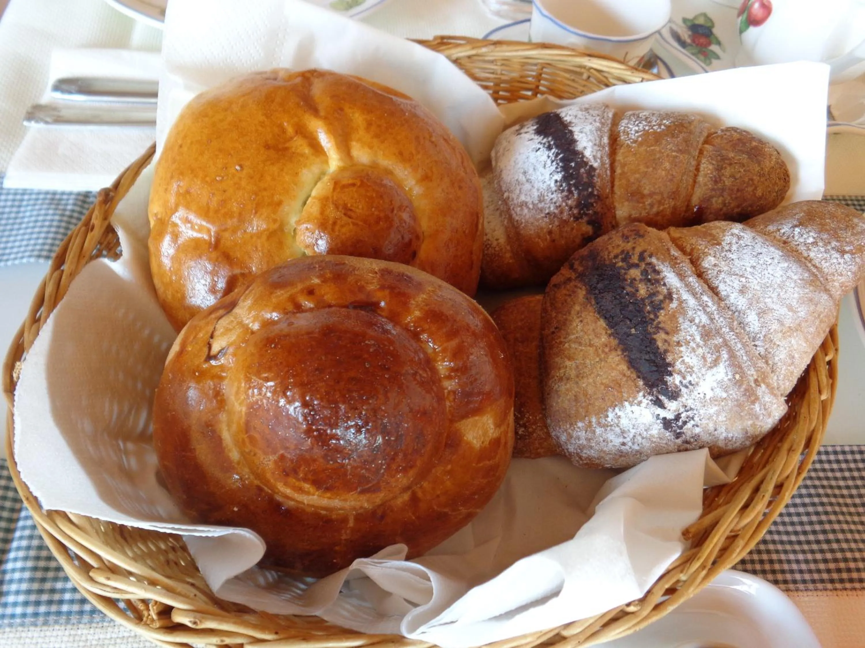Buffet breakfast in Akron B&B