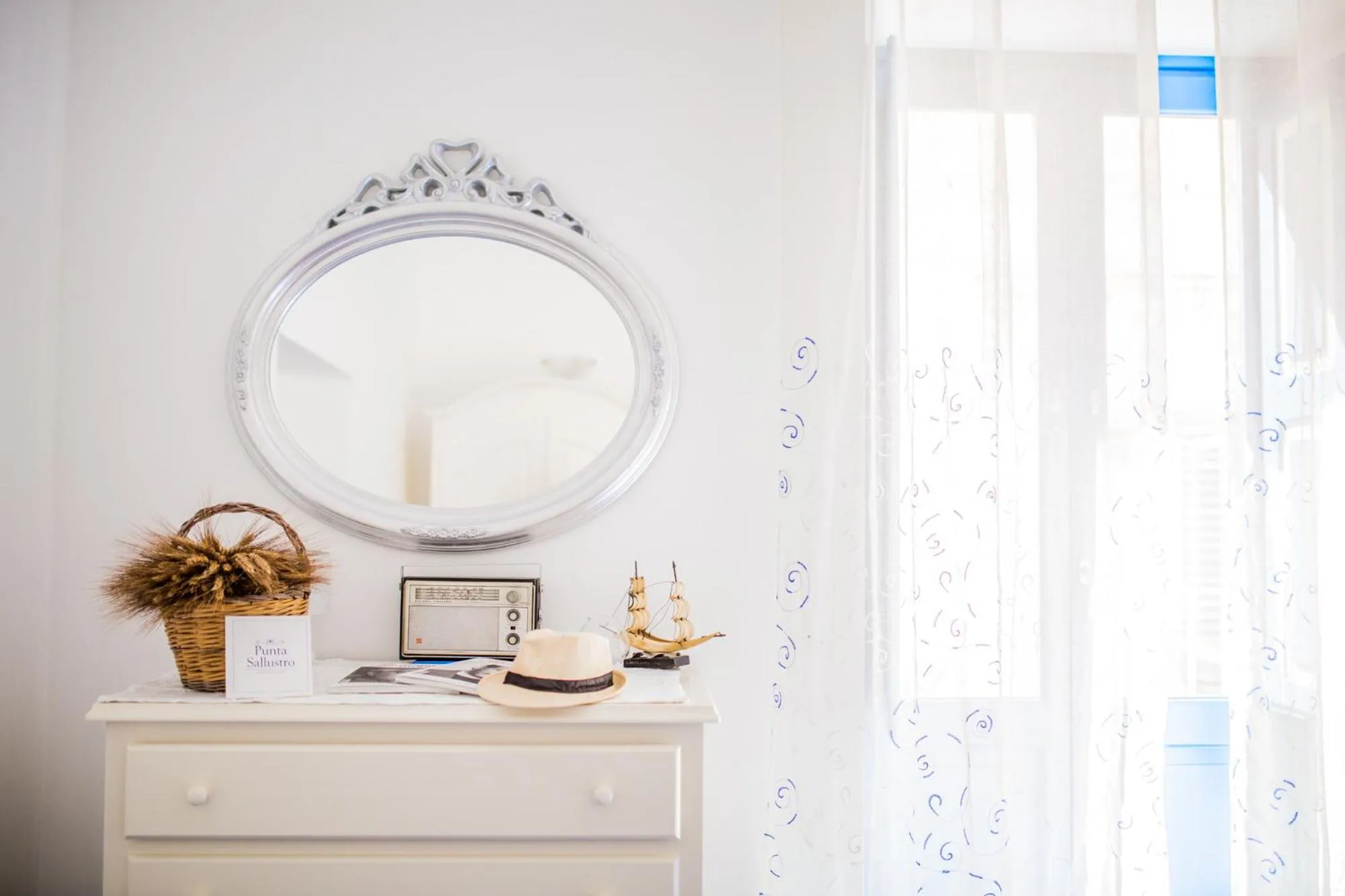 Photo of the whole room in Punta Sallustro Lipari