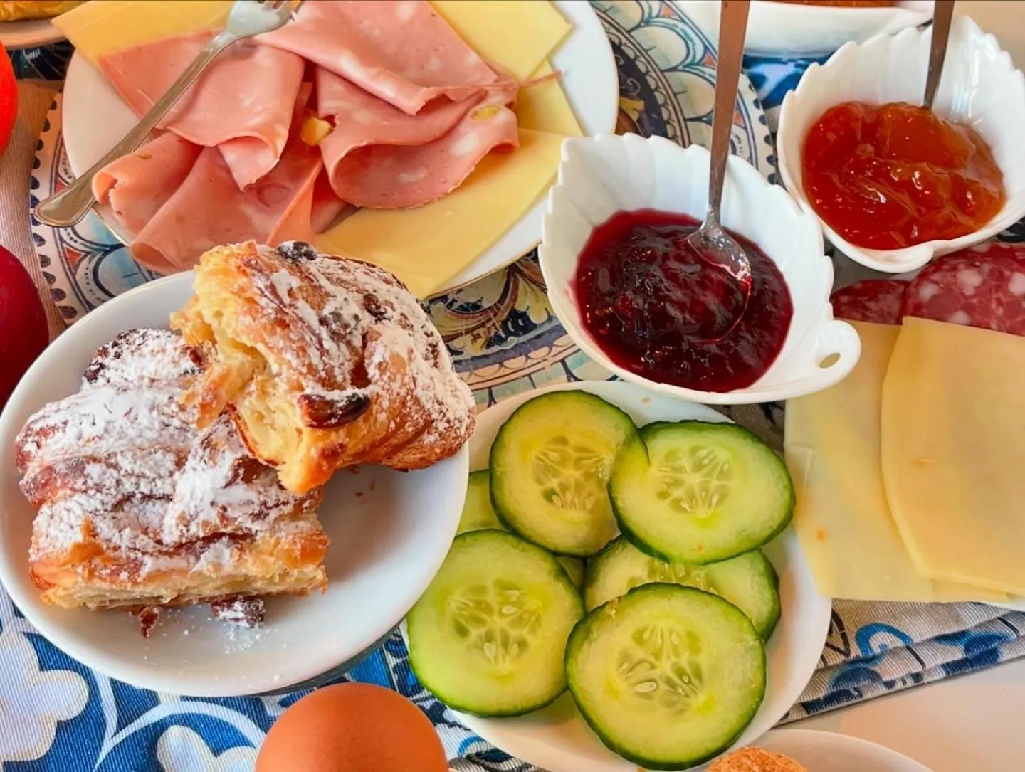 Breakfast in Punta Sallustro Lipari