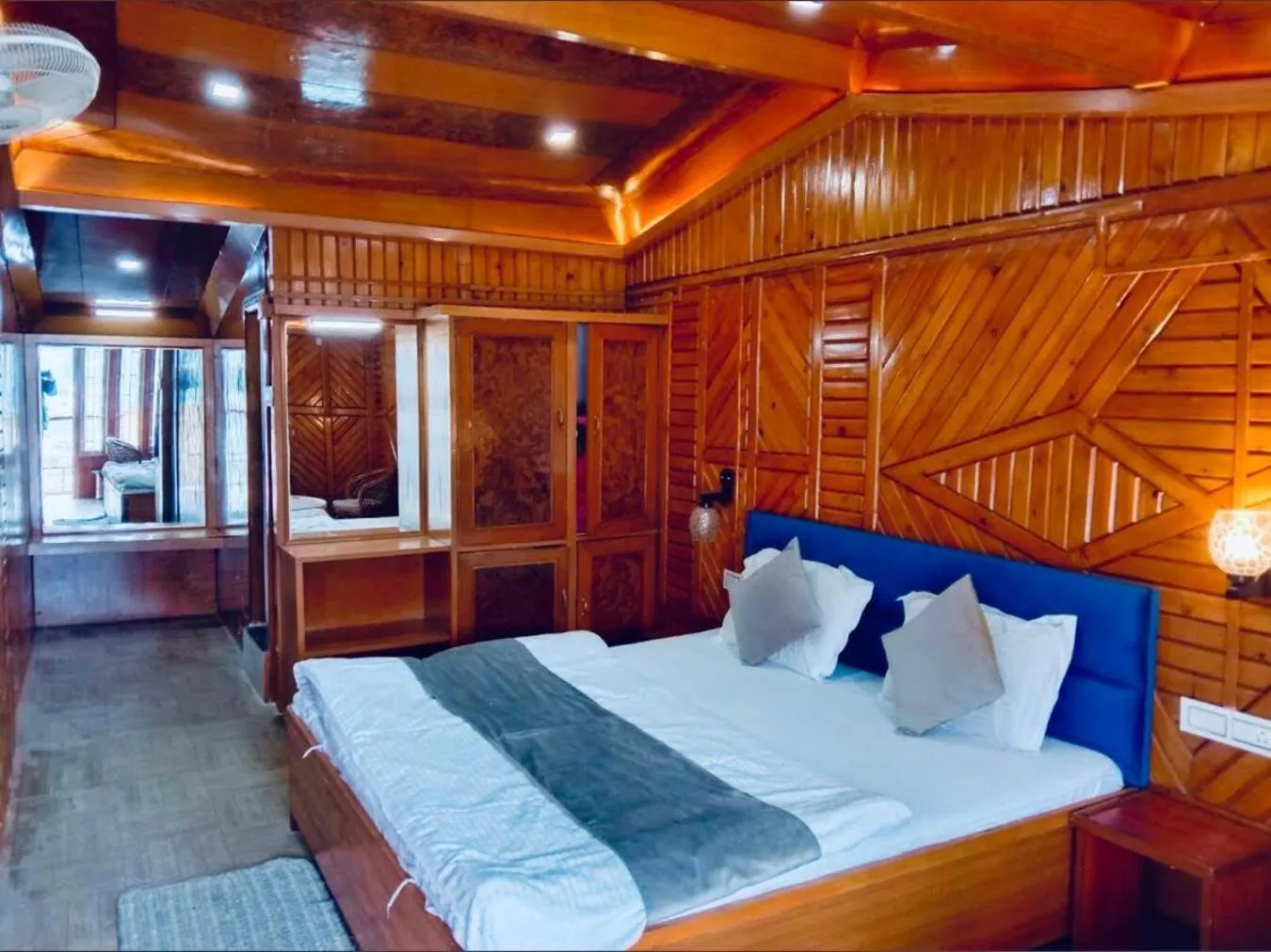 Bed in Hill & Lake View Nainital