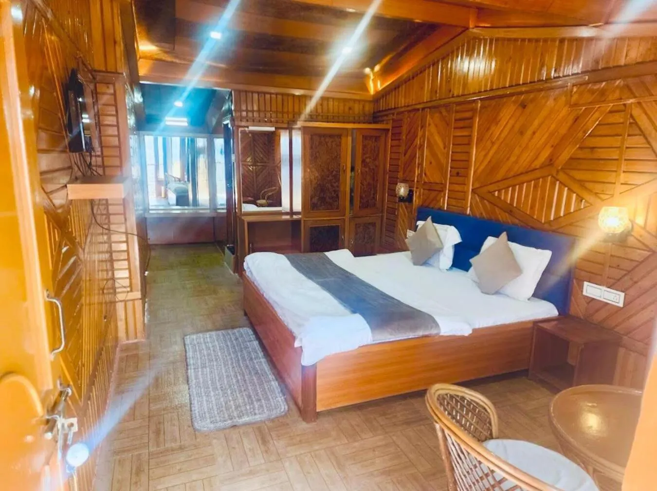 Bed in Hill & Lake View Nainital