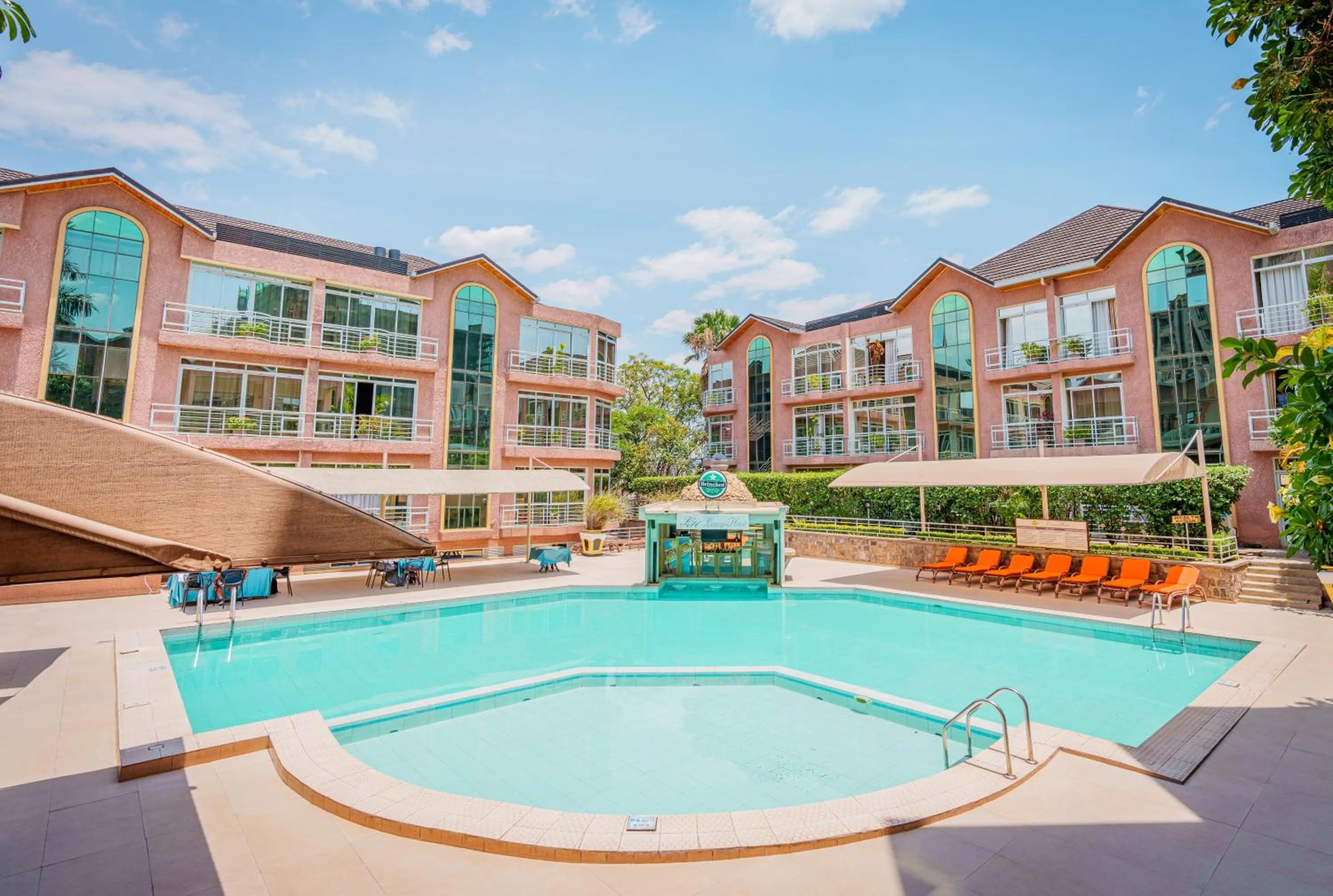 Swimming pool in Lemigo Hotel
