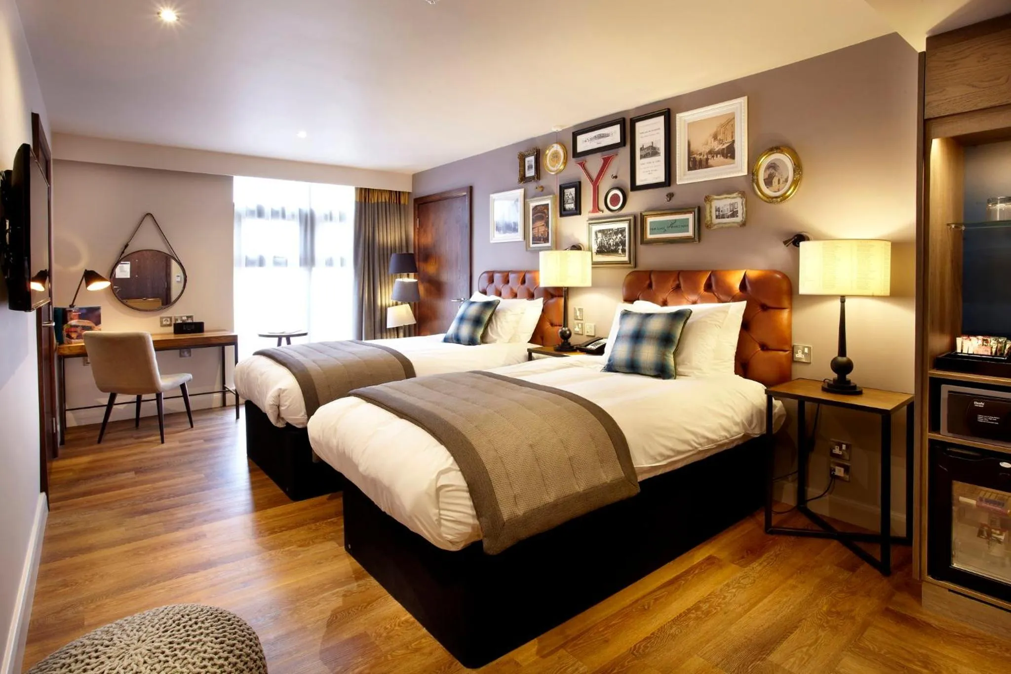 Photo of the whole room, Bed in Hotel Indigo York by IHG