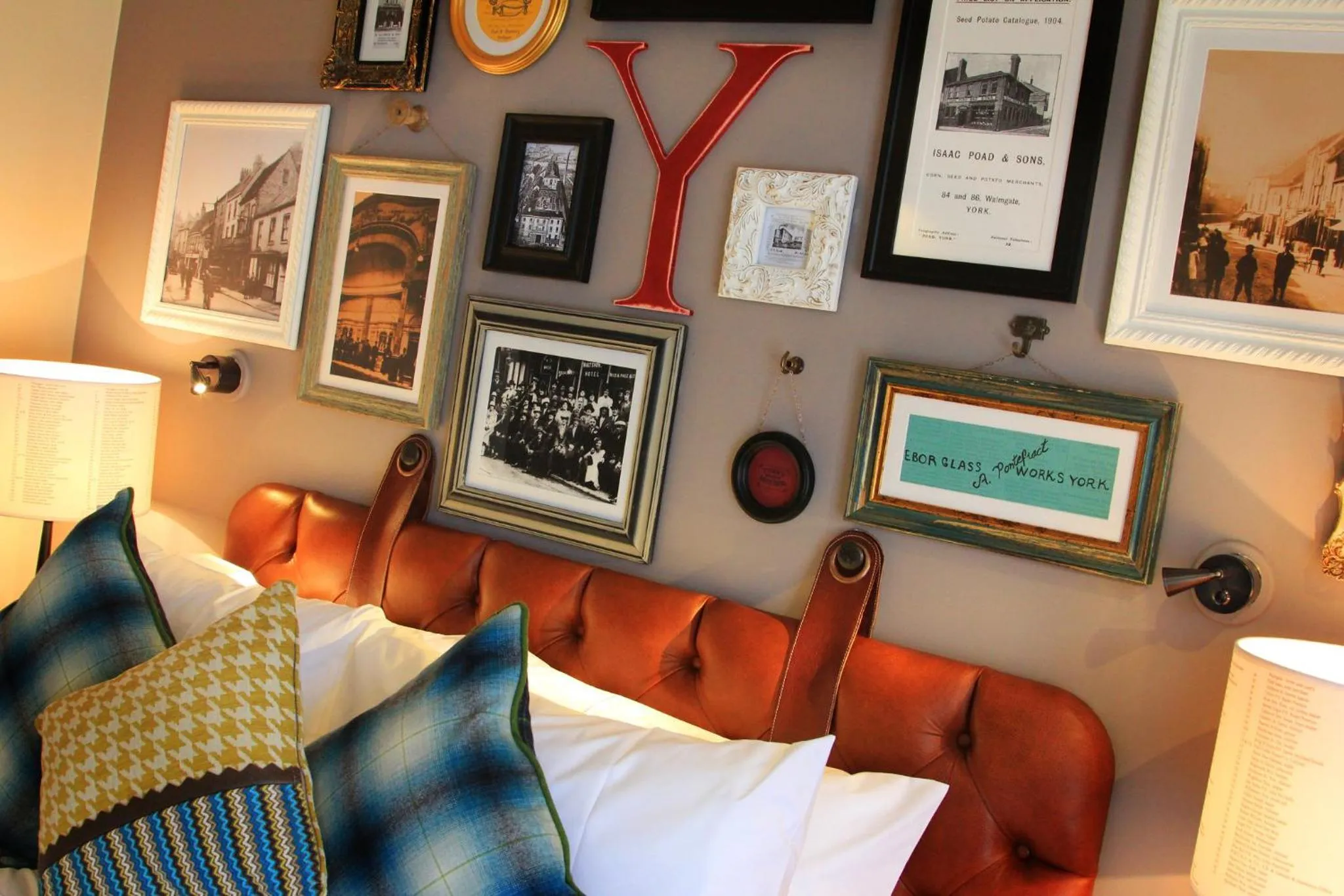 Photo of the whole room in Hotel Indigo York by IHG