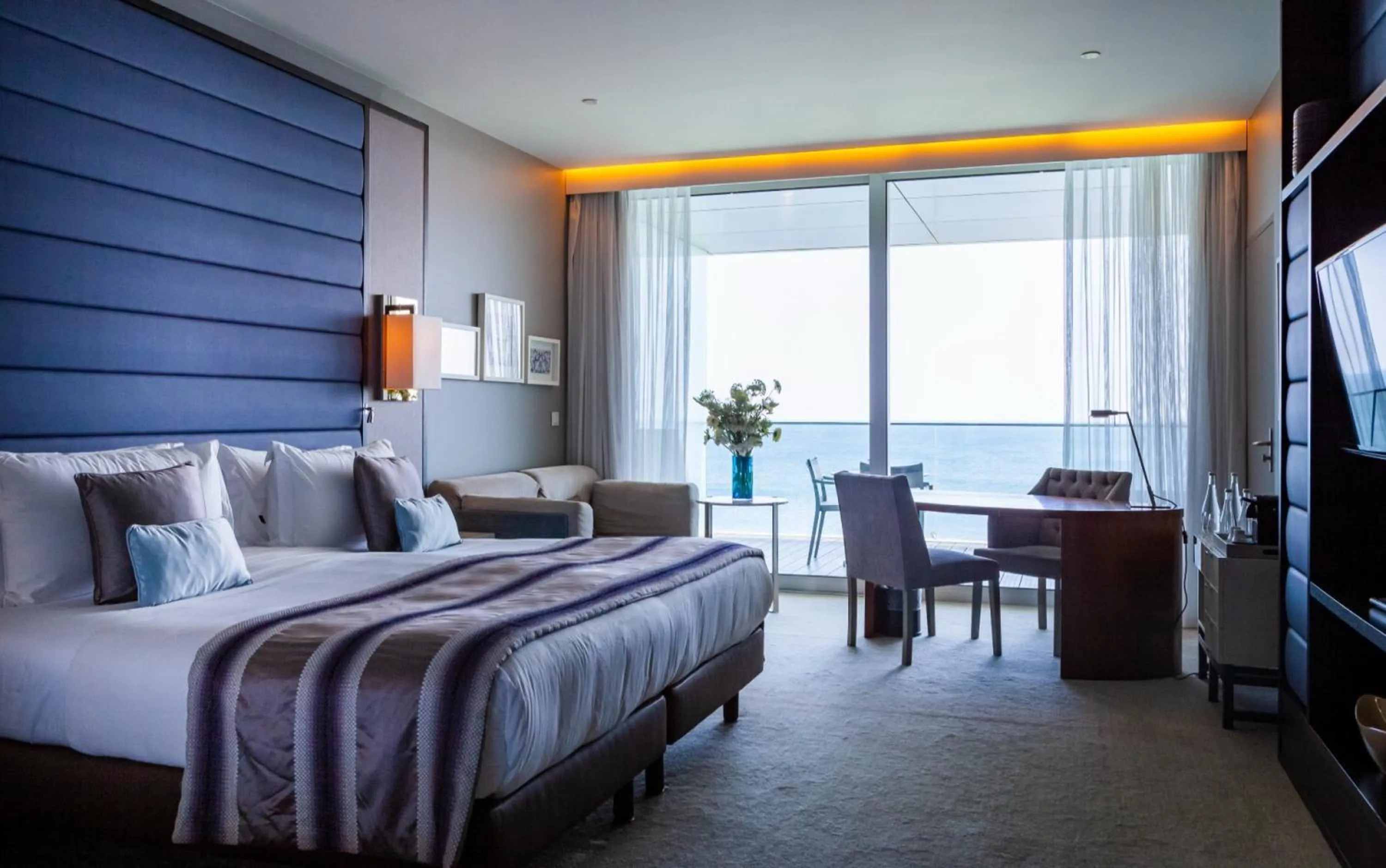 Photo of the whole room, Bed in InterContinental Cascais-Estoril by IHG